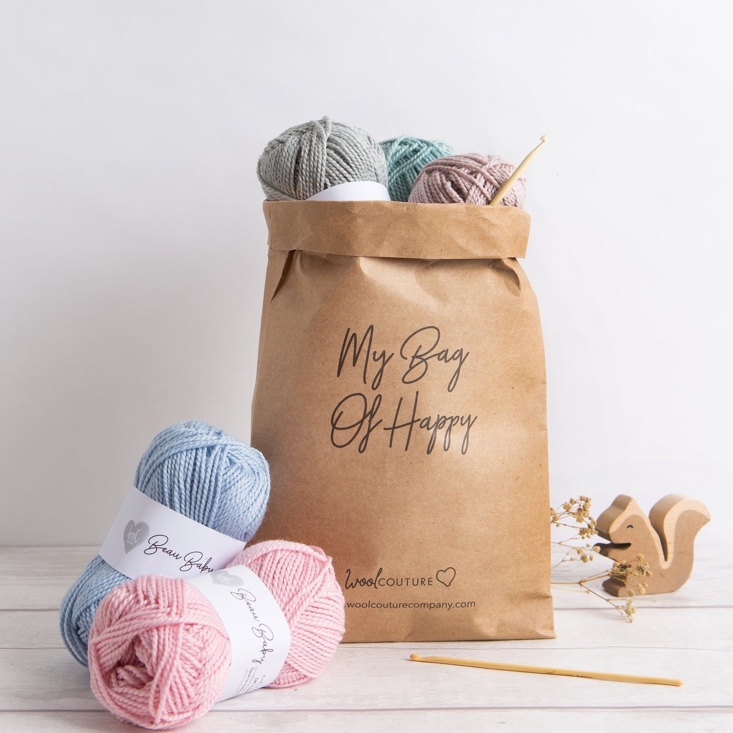 Mabel Bunny Crochet Kit - DIY Amigurumi Rabbit Crocheting Set with Yarn, Hook & Instructions - Perfect for Beginners, Gifts & Home Decor