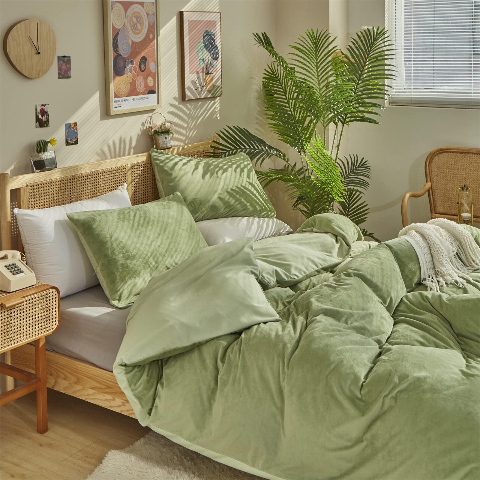 CLOTHKNOW 3-Piece Full Size Comforter Set - Soft Velvet Sage Green Bedding with 2 Pillowcases | Cozy Fluffy Duvet Cover for Winter Warmth & Bedroom Decor