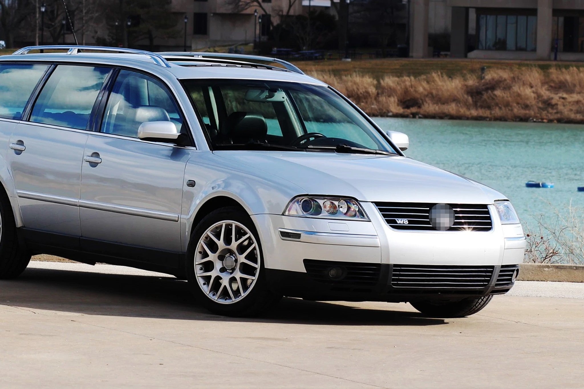 Smoked Lens Front Bumper Side Marker Lights for Volkswagen Passat B5 (2001-2005) - Euro Style Car Accessories for Enhanced Visibility & Safety at Night