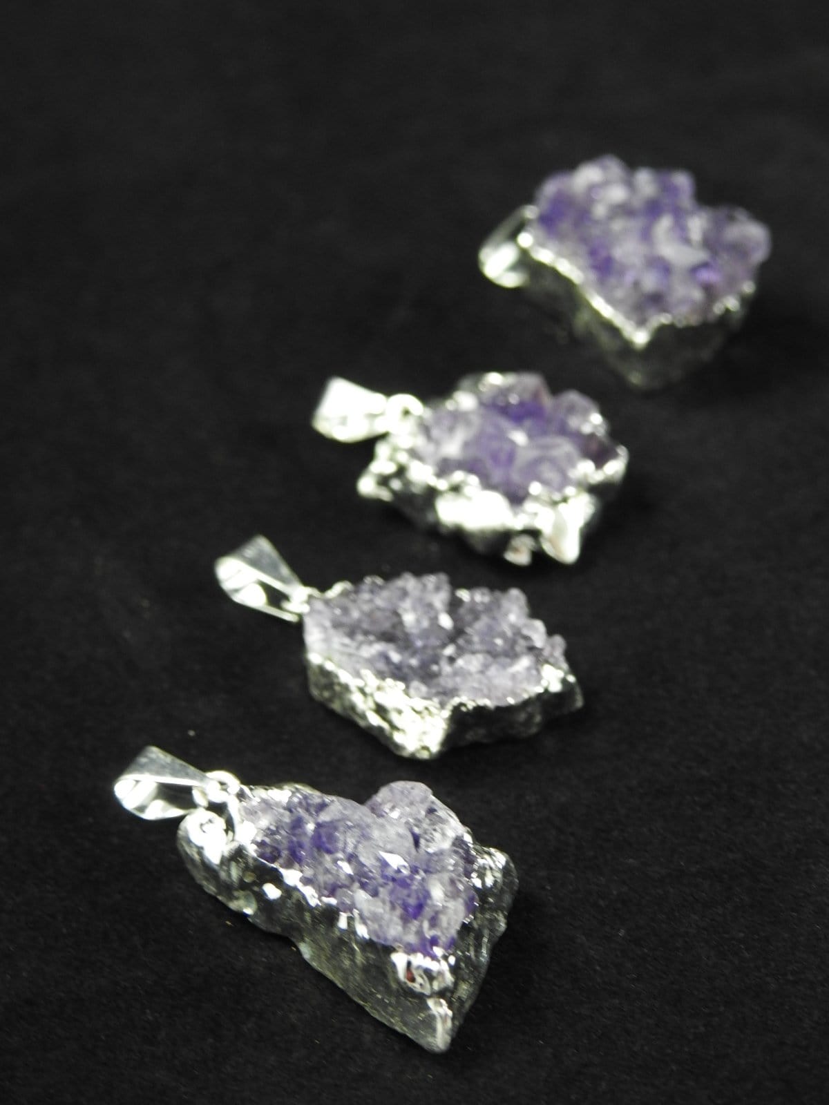 Natural Amethyst Crystal Cluster Pendant Necklace - Healing Stone Jewelry for Women - Perfect for Meditation, Energy Cleansing & Spiritual Gifts