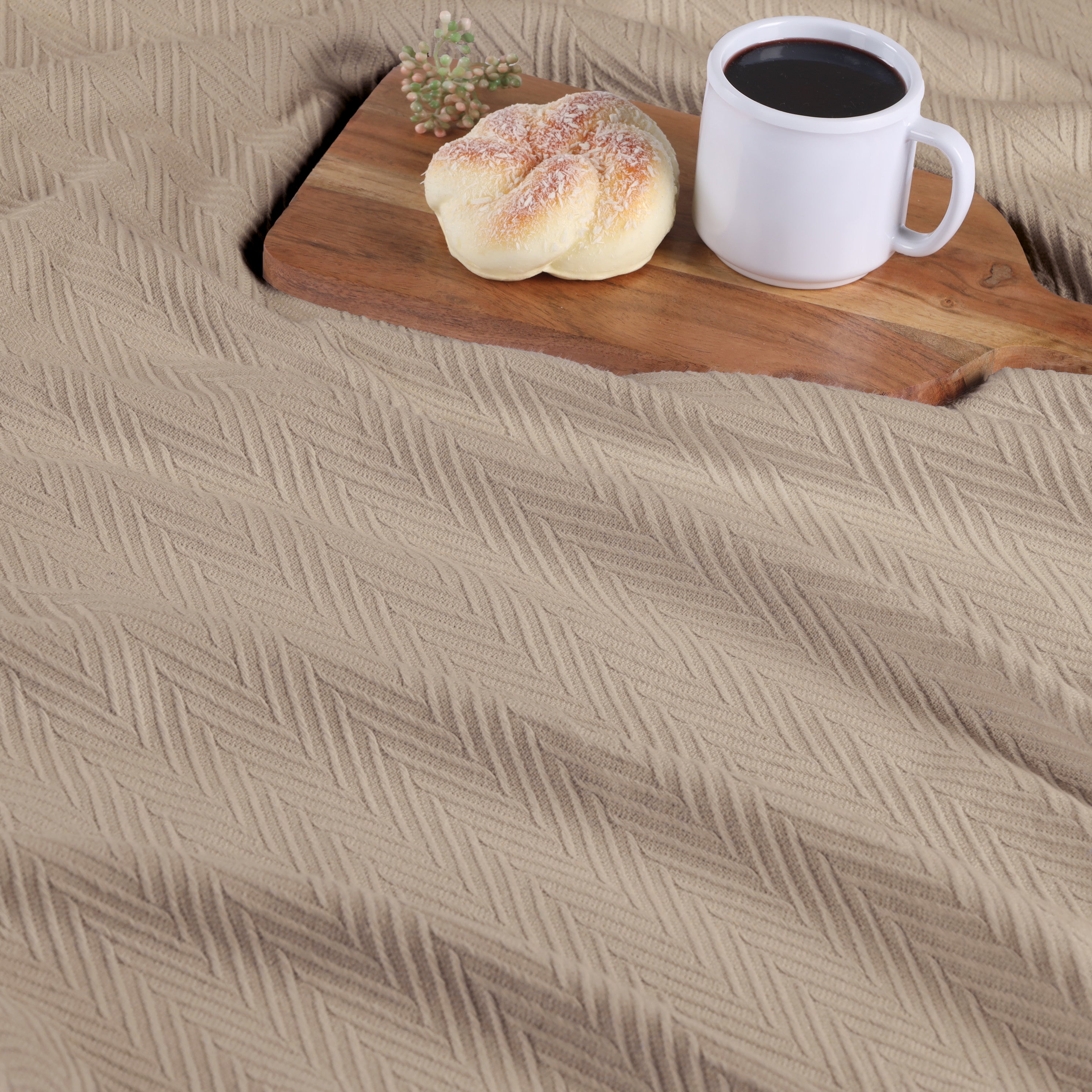 Soft All-Season Chevron Cotton Bed Blanket & Sofa Throw - Cozy Home Decor for Living Room, Bedroom, and Travel