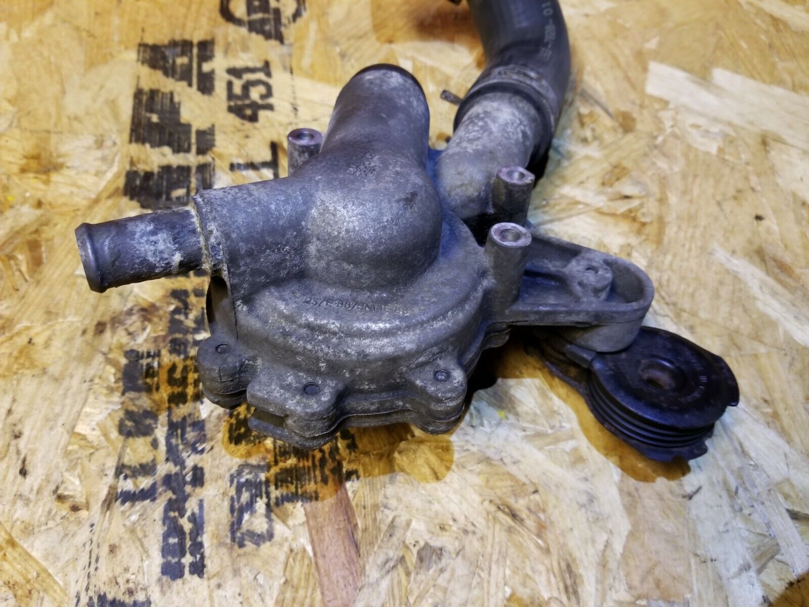 2002-2007 Ford Escape 3.0L Water Pump Replacement - OEM Quality Part for Engine Cooling System - Perfect for DIY Repair & Maintenance