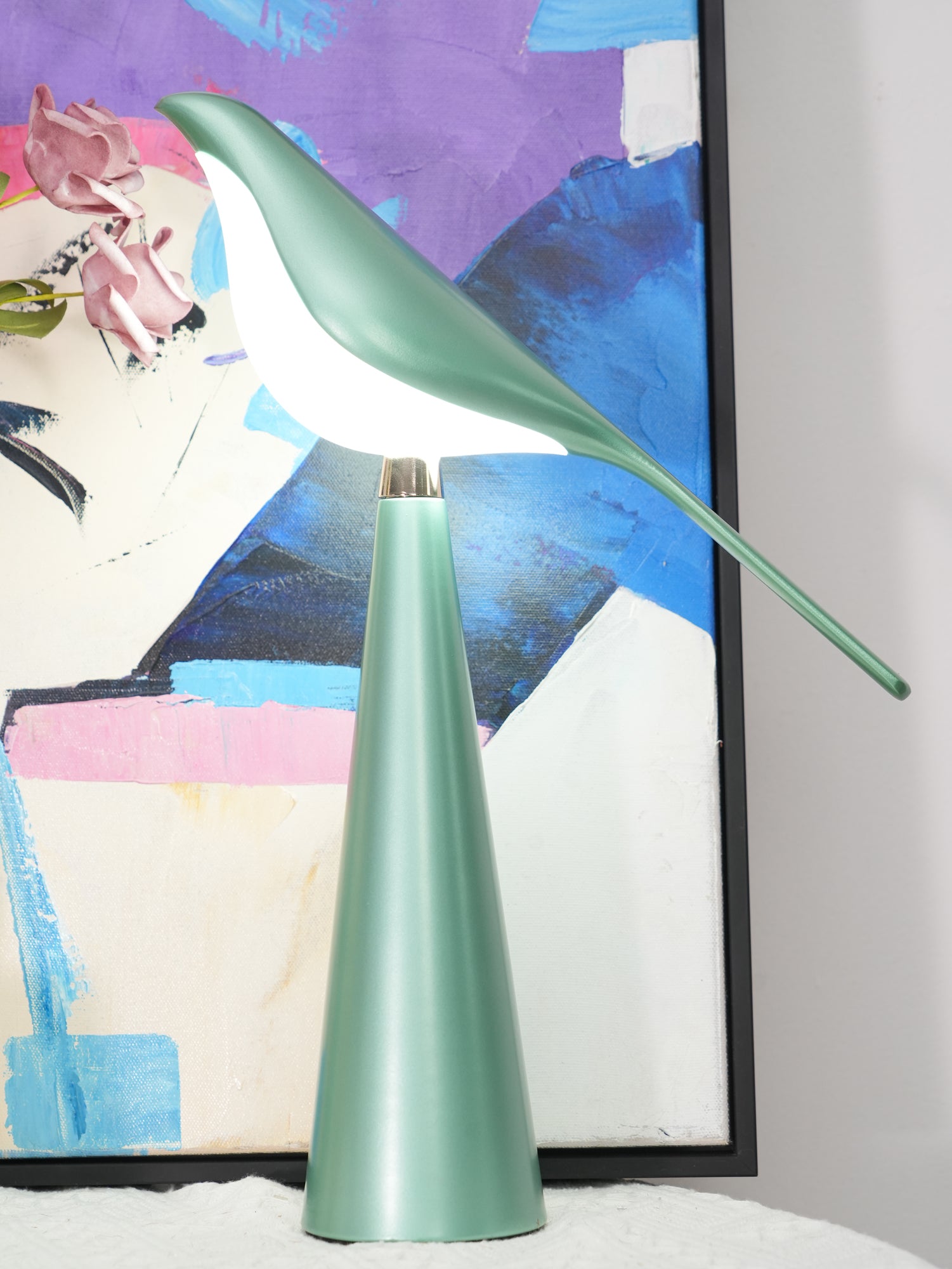 Magpie Art Table Lamp - Modern Decorative LED Desk Light for Home Office, Bedroom & Living Room - Perfect for Reading, Working & Relaxing