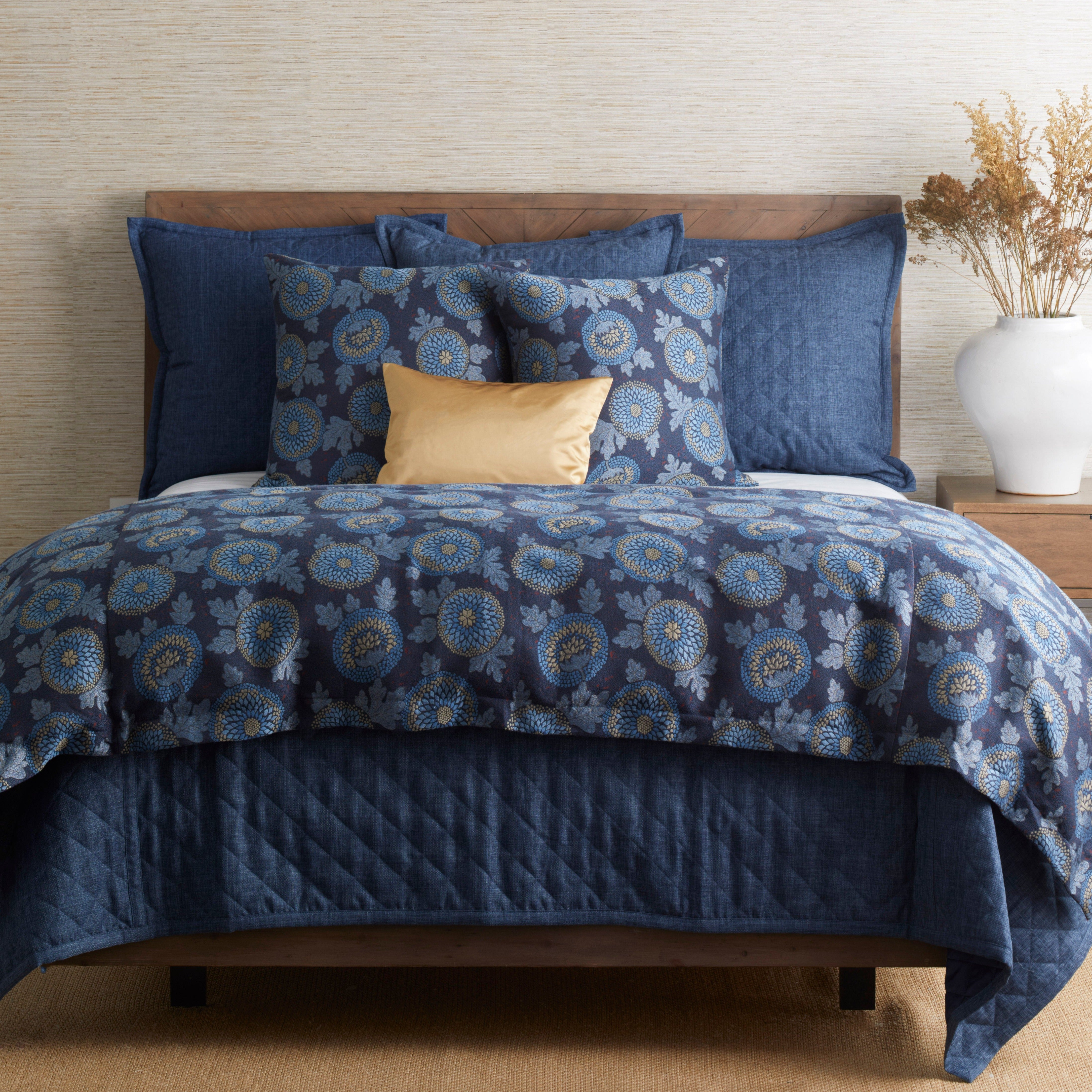 Blossom Throw Blanket - Soft Floral Design Cozy Throw for Couch, Bed & Home Decor - Perfect for Living Room, Bedroom & Gift Giving