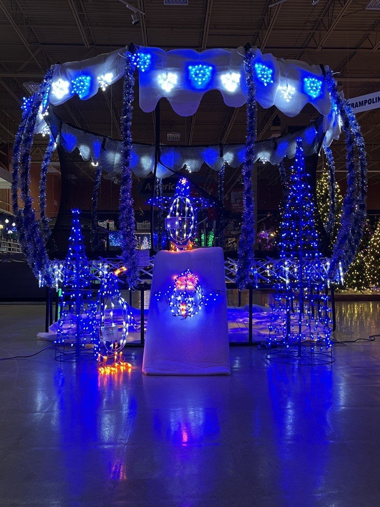 30 Twinkling LED Standing Penguin Christmas Decoration - Festive Holiday Home Decor for Indoor & Outdoor Use