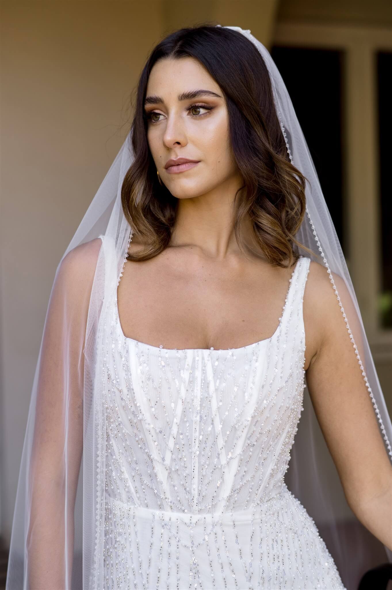 Elegant Krystal Beaded Edge Wedding Veil - Perfect for Bridal Ceremonies, Photos & Special Occasions
