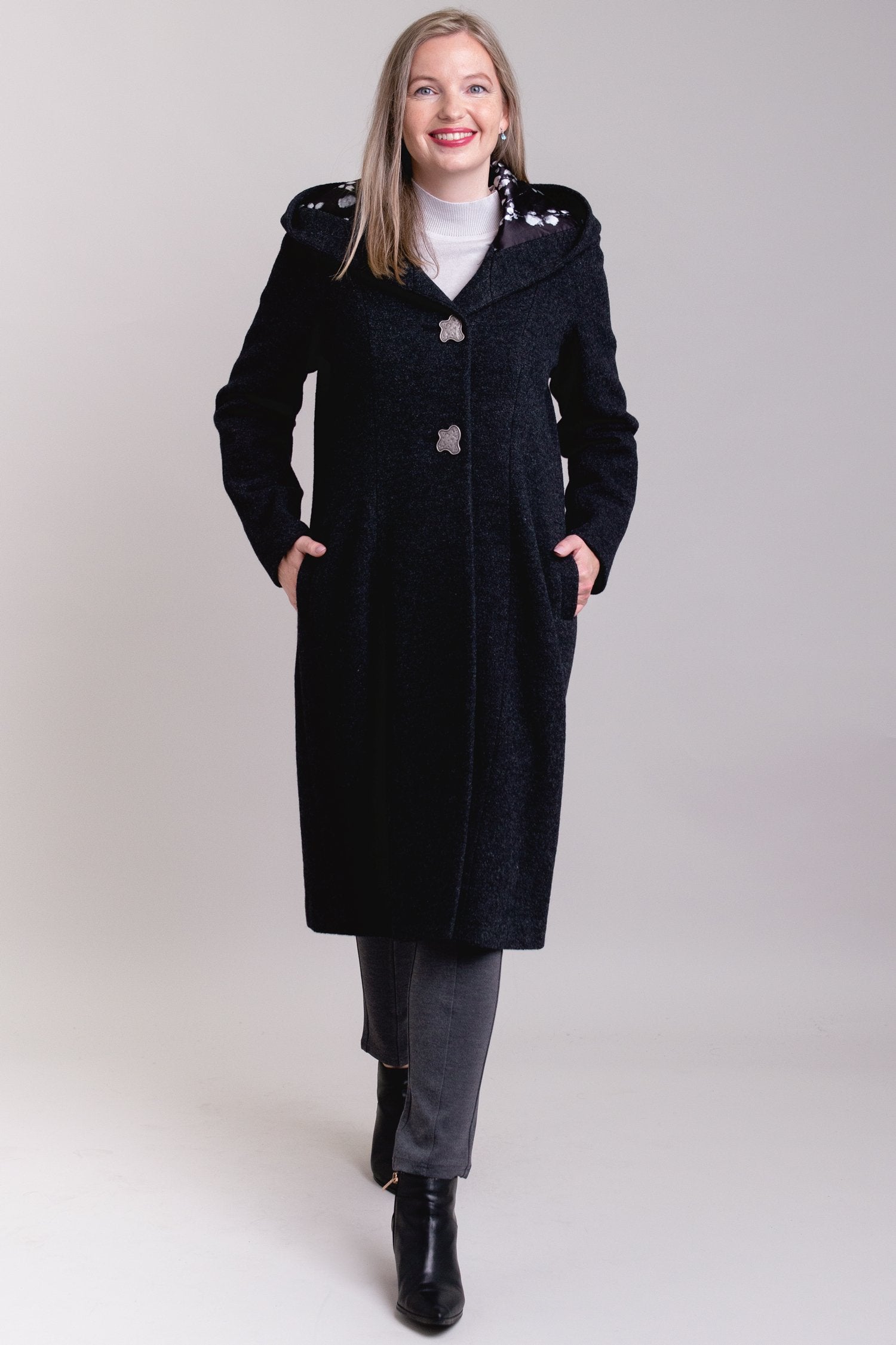 Premium Britt Wool Coat in Charcoal - Warm & Stylish Winter Outerwear for Men & Women - Perfect for Office, Travel & Formal Occasions