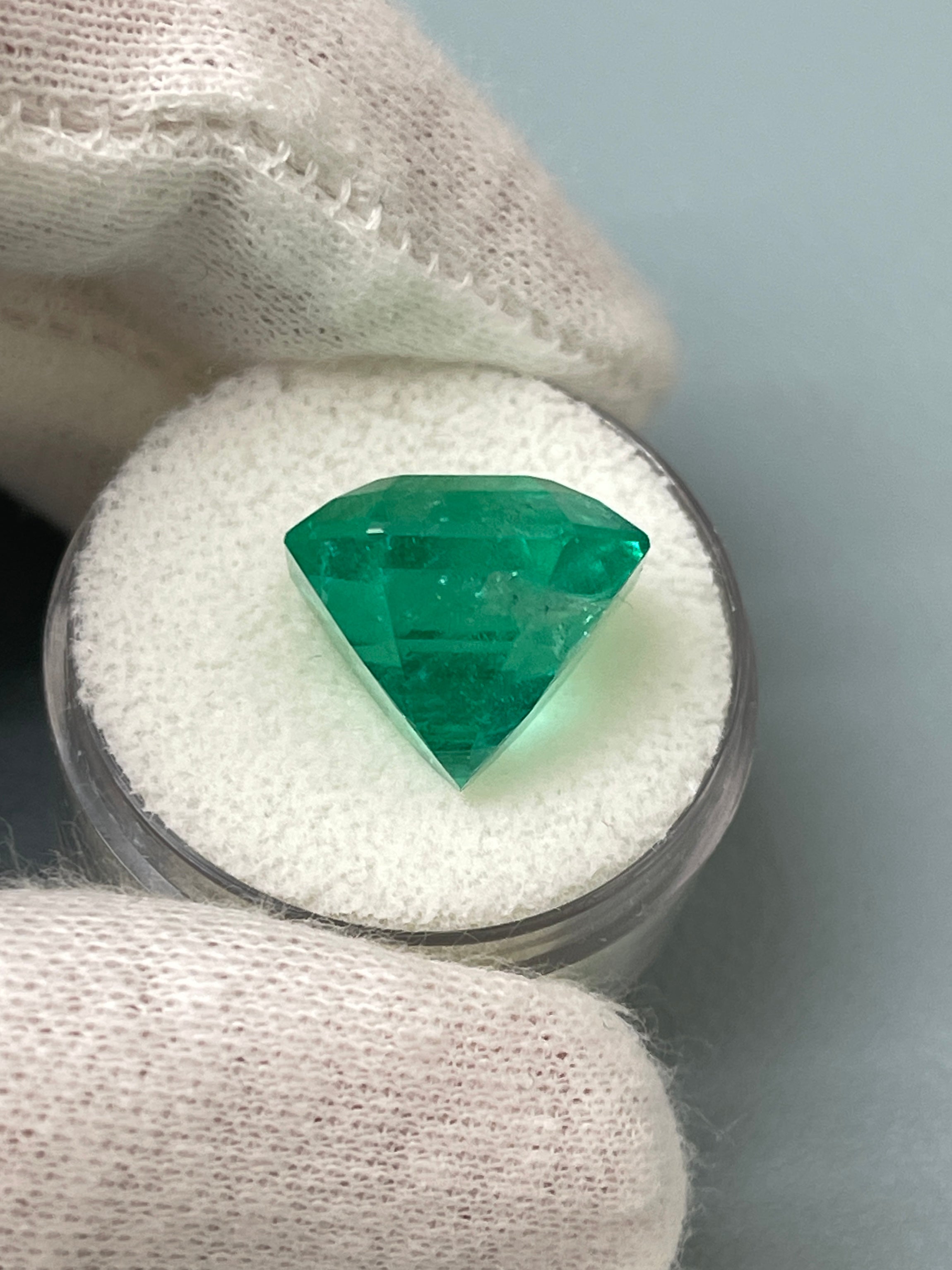 14.83 Carat AAA+ Colombian Loose Emerald - Asscher Cut Gemstone for Jewelry Making & Engagement Rings