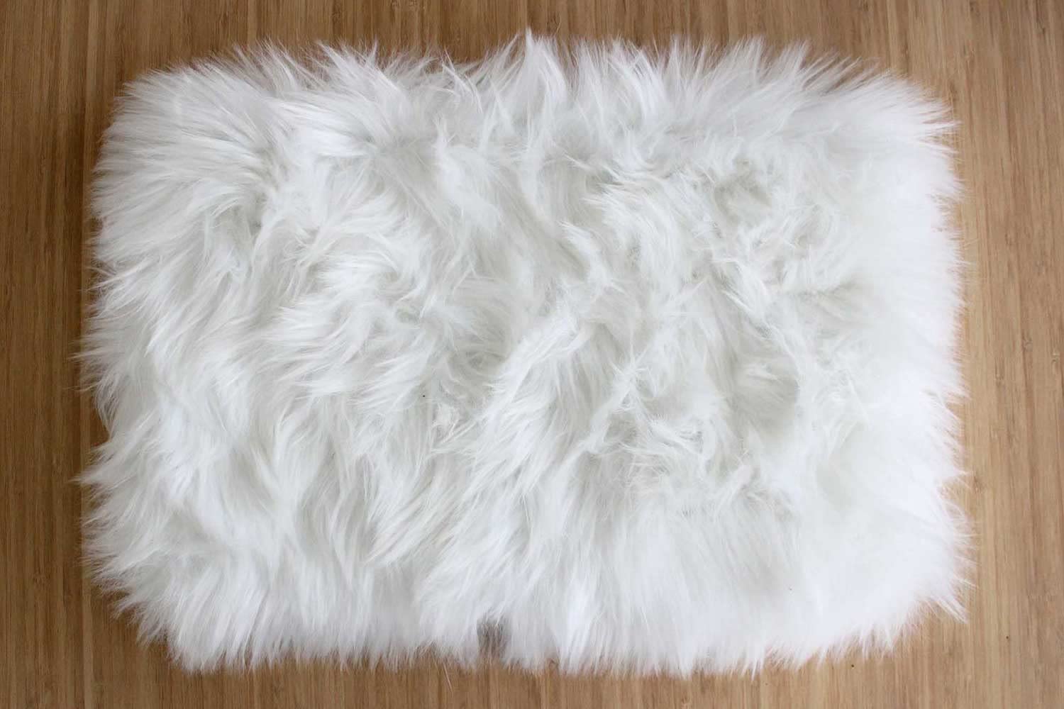 Premium Bamboo Cat Bed with Faux Fur - Modern & Warm Pet Bed for Indoor Cats - Modular Design for Cozy Napping - Perfect for Living Rooms, Bedrooms & Home Offices