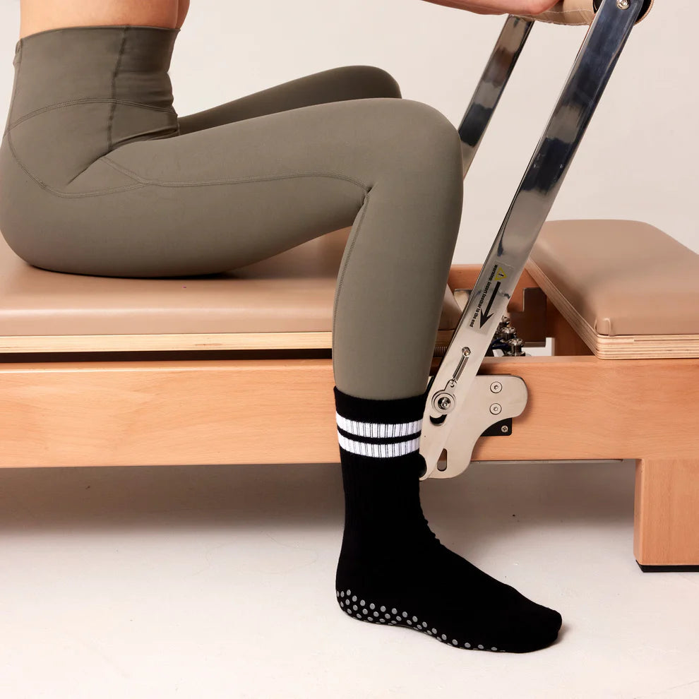 Non-Slip Grip Socks for Women & Men - Yoga, Pilates, Barre, Workout & Dance - Anti-Skid Socks with Traction for Home, Gym & Studio - Perfect for Fitness, Exercise & Sports Activities