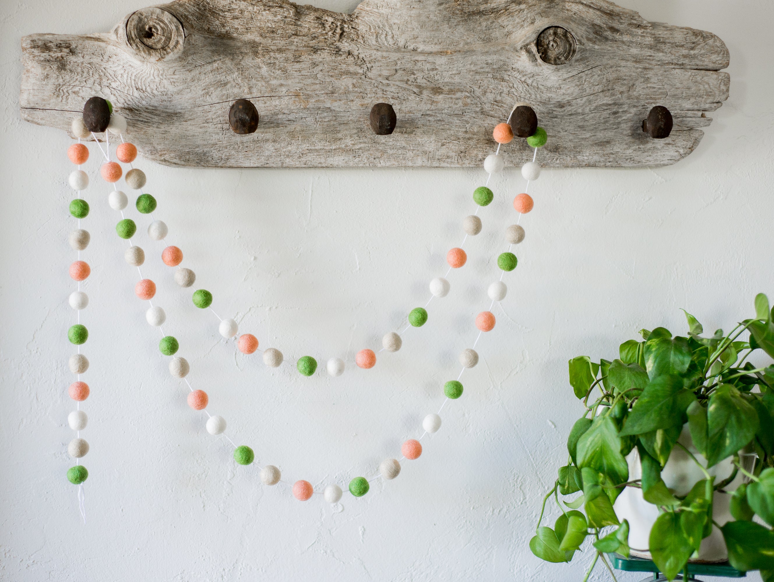 Georgia Peach Felt Ball Garland - Handmade Decorative String for Nursery, Wedding, Party & Home Decor - Perfect for Baby Showers, Christmas Tree, Wall Hanging and Boho Style Room