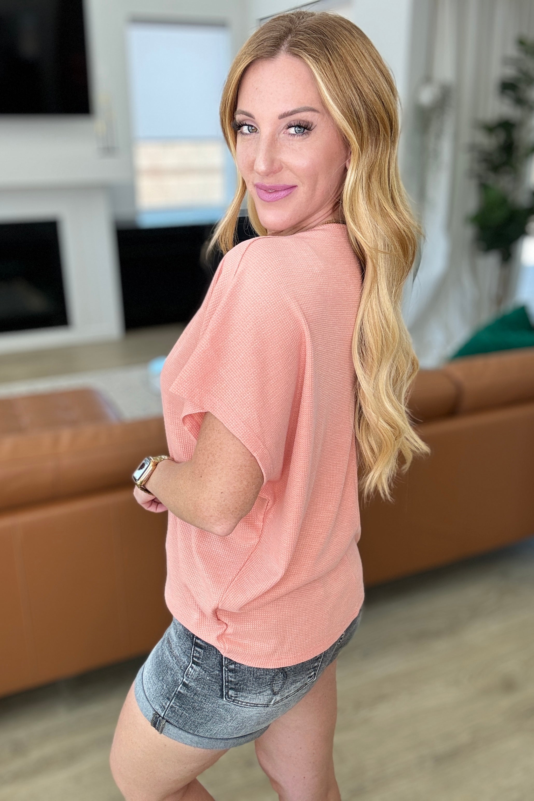Big Sky Country Waffle Knit Top Women's Casual Long Sleeve Shirt in Apricot - Perfect for Fall Layering & Cozy Weekend Outfits