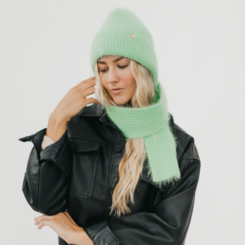Joy Dynamic Scarf and Beanie Set - Soft Winter Accessories for Women & Men - Perfect for Skiing, Snowboarding & Outdoor Activities