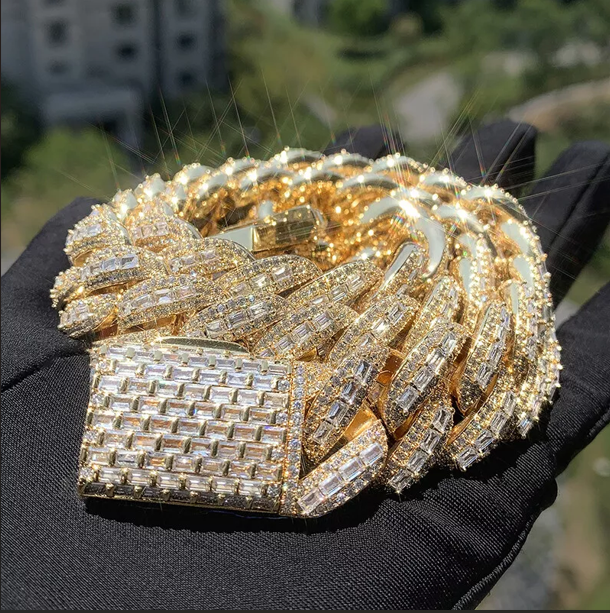22K Gold Plated Moissanite Cuban Link Necklace for Men - Iced Out Hip Hop Jewelry - Perfect for Parties, Gifts & Everyday Wear