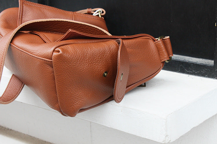 Stylish Genuine Leather Messenger Bag for Men & Women - Perfect for Work, Travel & Everyday Use