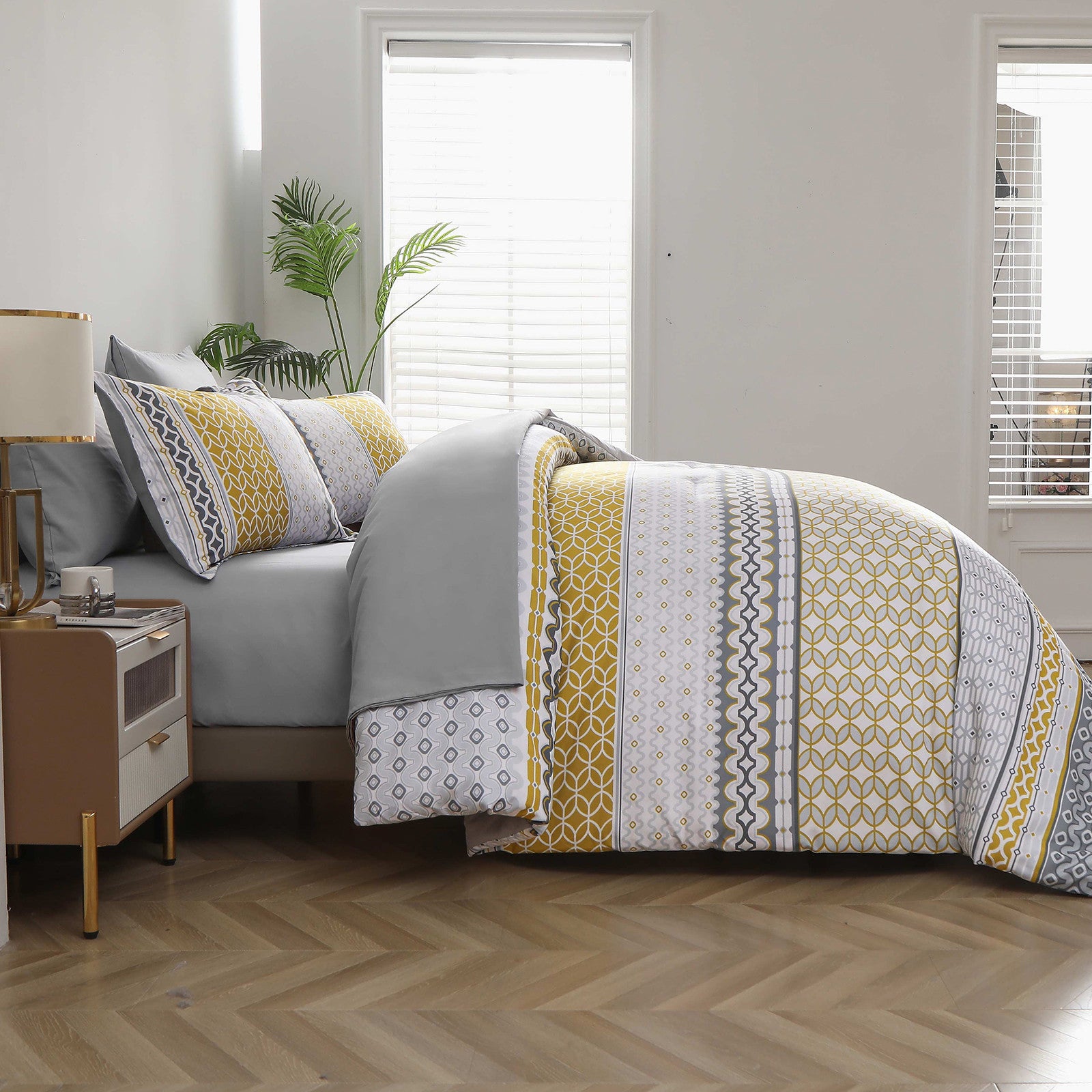 Floral Stripes King Size Comforter Set - 3 Piece Luxury Bedding with Pillowcases for Master Bedroom & Guest Room Decor