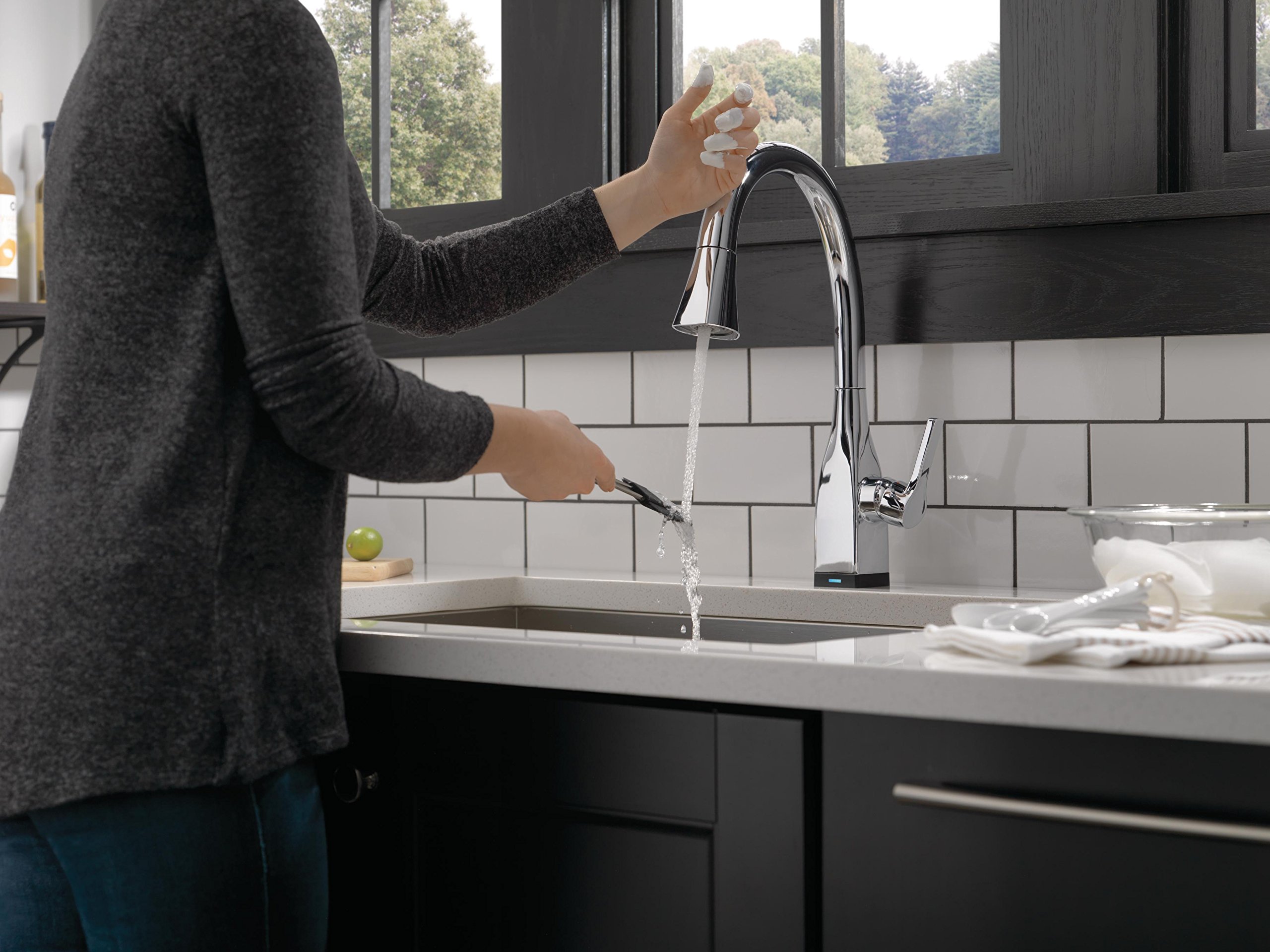 Delta Mateo Touch2O Chrome Kitchen Faucet with Pull-Down Sprayer - 9183T-DST | Hands-Free Touch Control, High Arc Design for Deep Sinks | Perfect for Cooking, Washing Dishes & Filling Large Pots