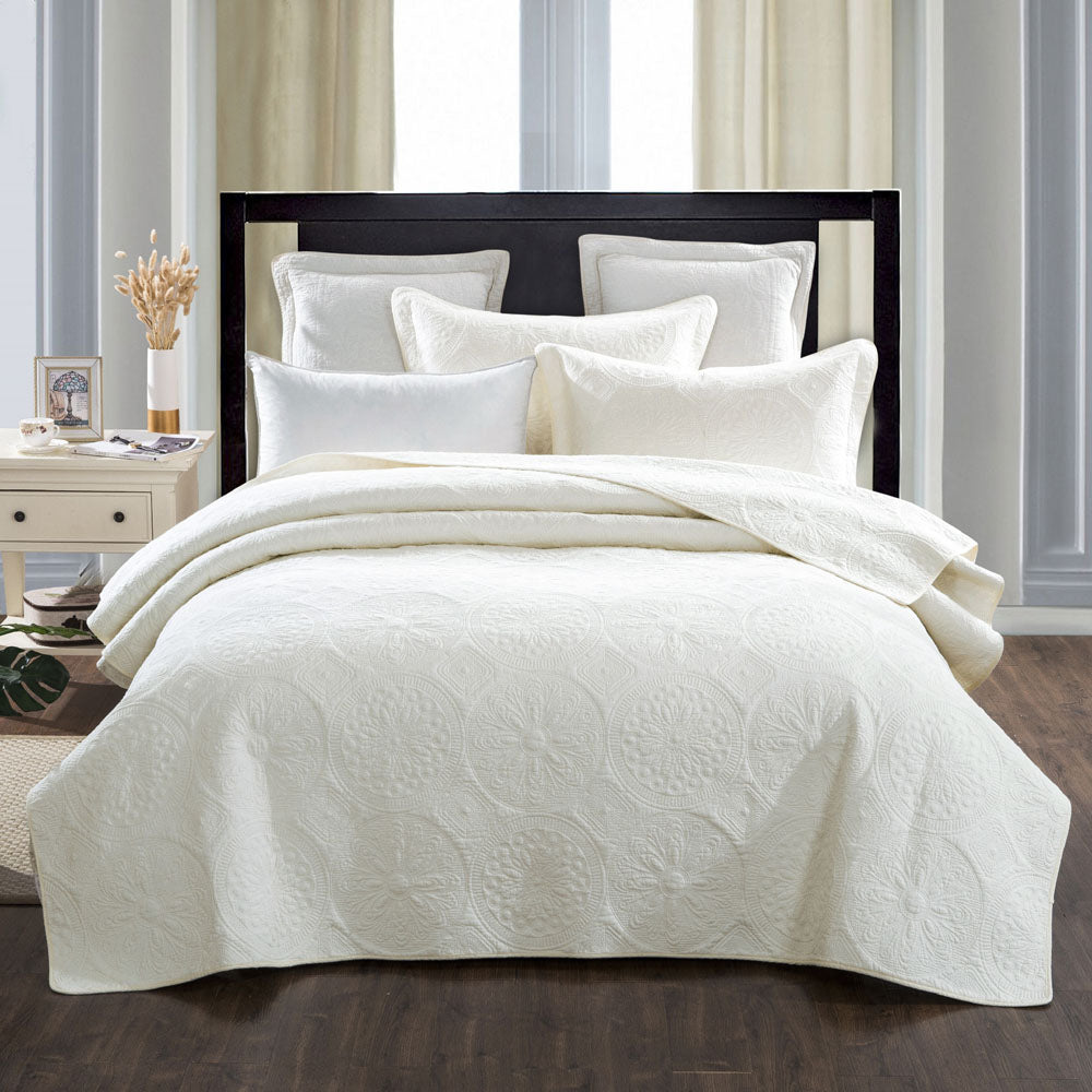 Luxury Ivory Bedspread Set - King Size & Single Bed Coverlet - Soft & Elegant Bedding for Master Bedroom, Guest Room, or Hotel Decor