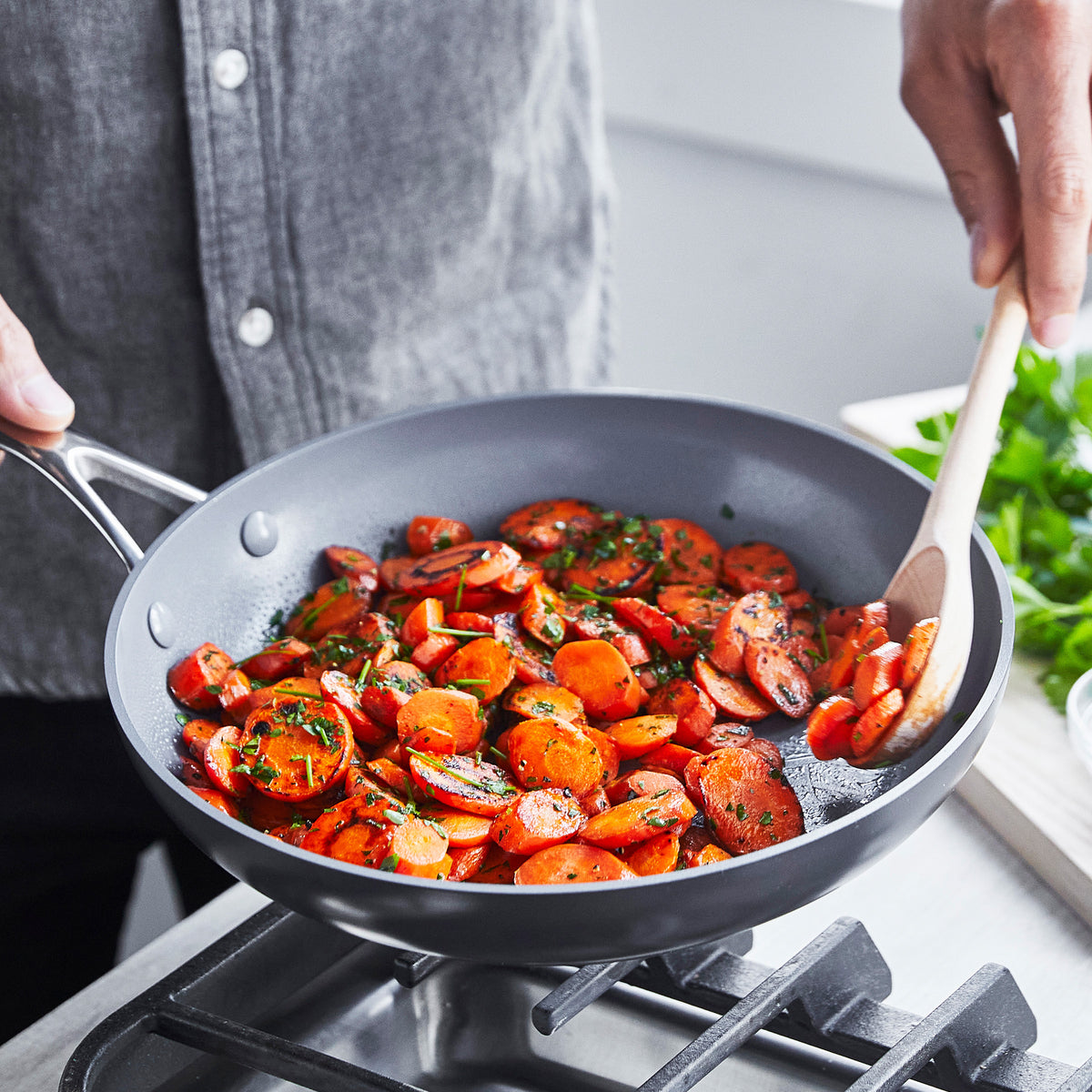 Valencia Pro Ceramic Nonstick 12-Inch Frying Pan - PFOA Free, Dishwasher Safe Skillet for Healthy Cooking - Perfect for Sautéing, Frying & Omelets in the Kitchen