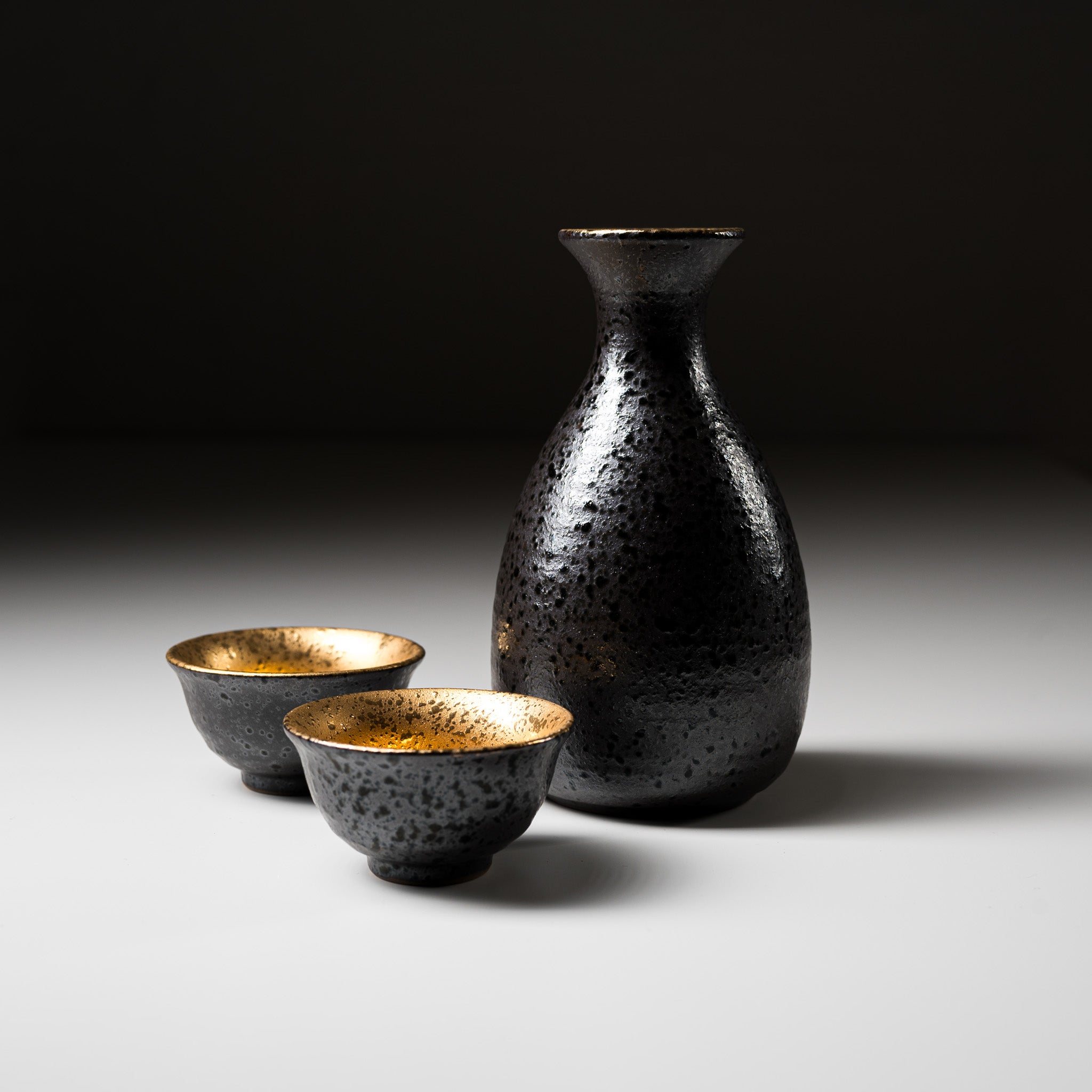 Premium Mino Ware Pottery Sake Set - Black Crystal Glaze with Gold Accents | Traditional Japanese Ceramic Drinking Vessels for Sake, Tea & Special Occasions | Elegant Gift for Home Bar & Asian Dining Experience