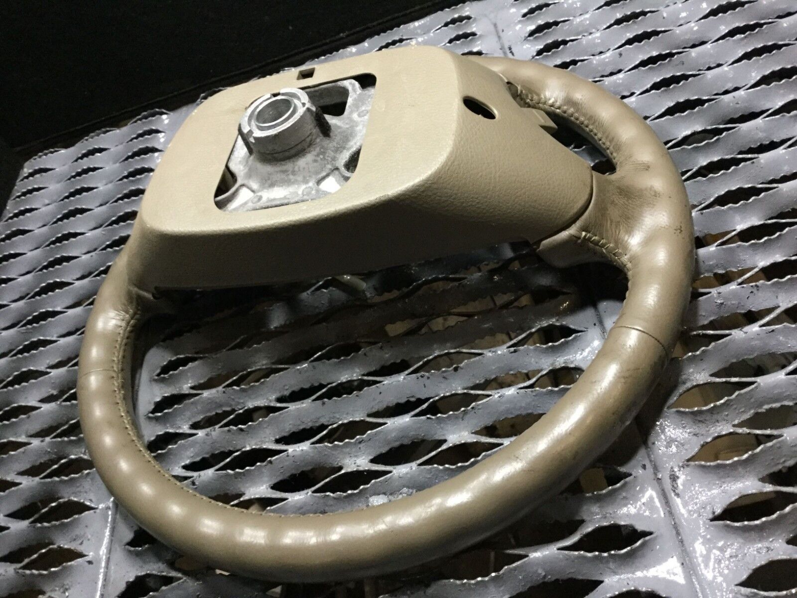 2006-2011 Hyundai Azera OEM Leather Steering Wheel with Switch - Perfect for Replacement & Car Interior Upgrade