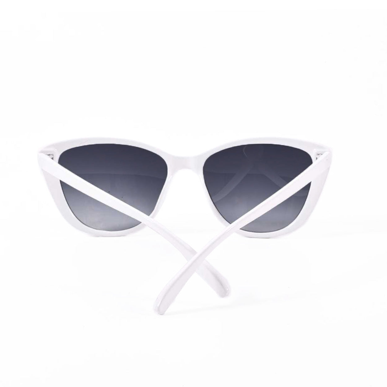 Stylish White Cat Eye Sunglasses for Women - UV Protection, Retro Fashion Shades - Perfect for Beach, Driving & Outdoor Activities