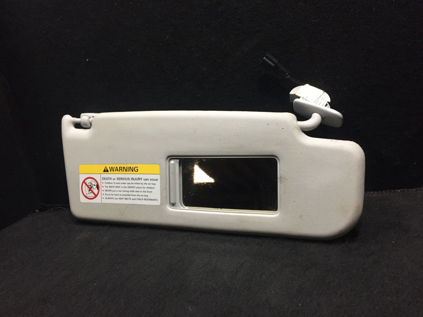 Genuine VW Passat Right Passenger Sun Visor OEM D23 - Perfect Fit for 2001-2005 Models | Sun Protection & Glare Reduction While Driving