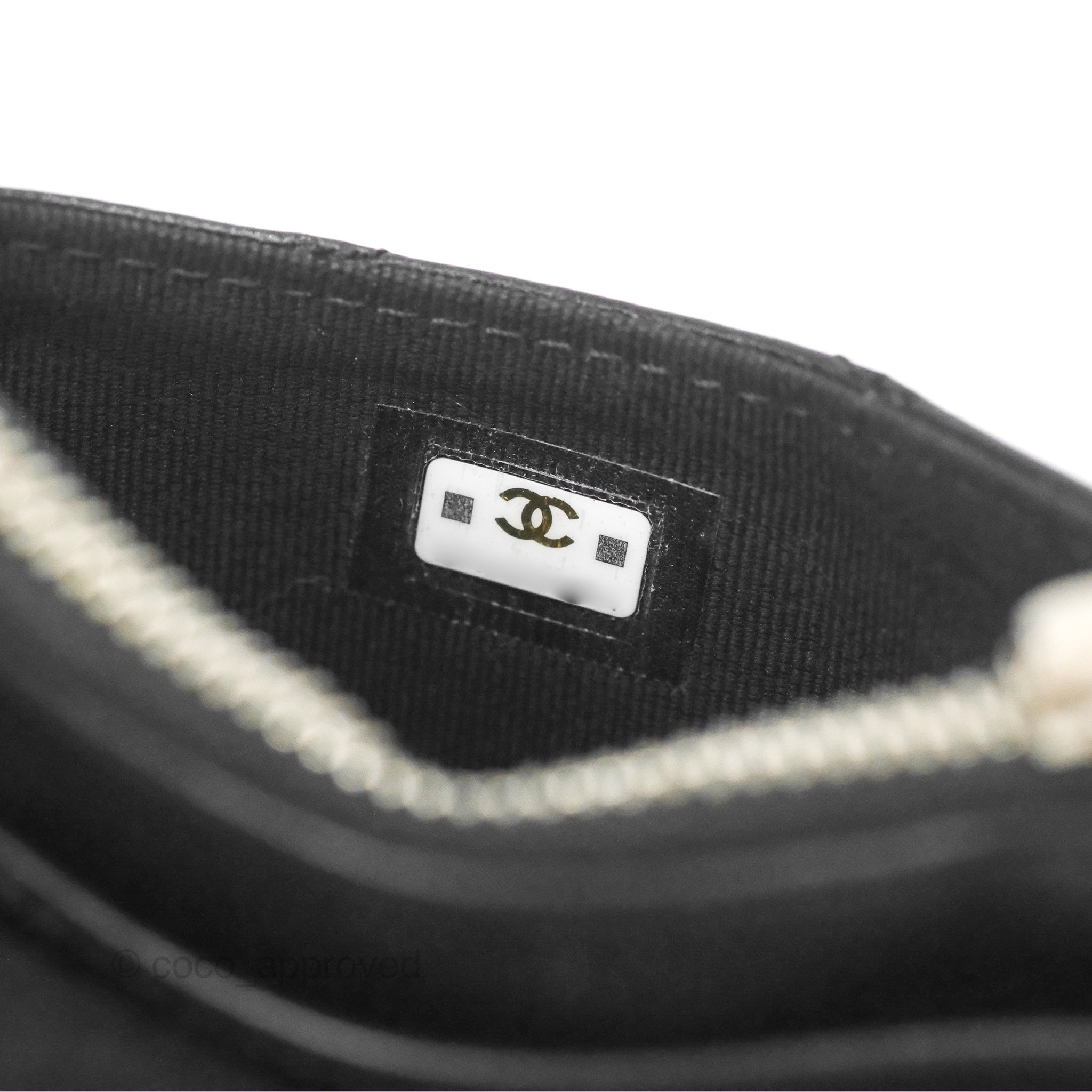 Chanel Chevron CC Zipped Card Holder in Black Lambskin with Silver Hardware - Luxury Compact Wallet for Everyday Use & Travel Essentials