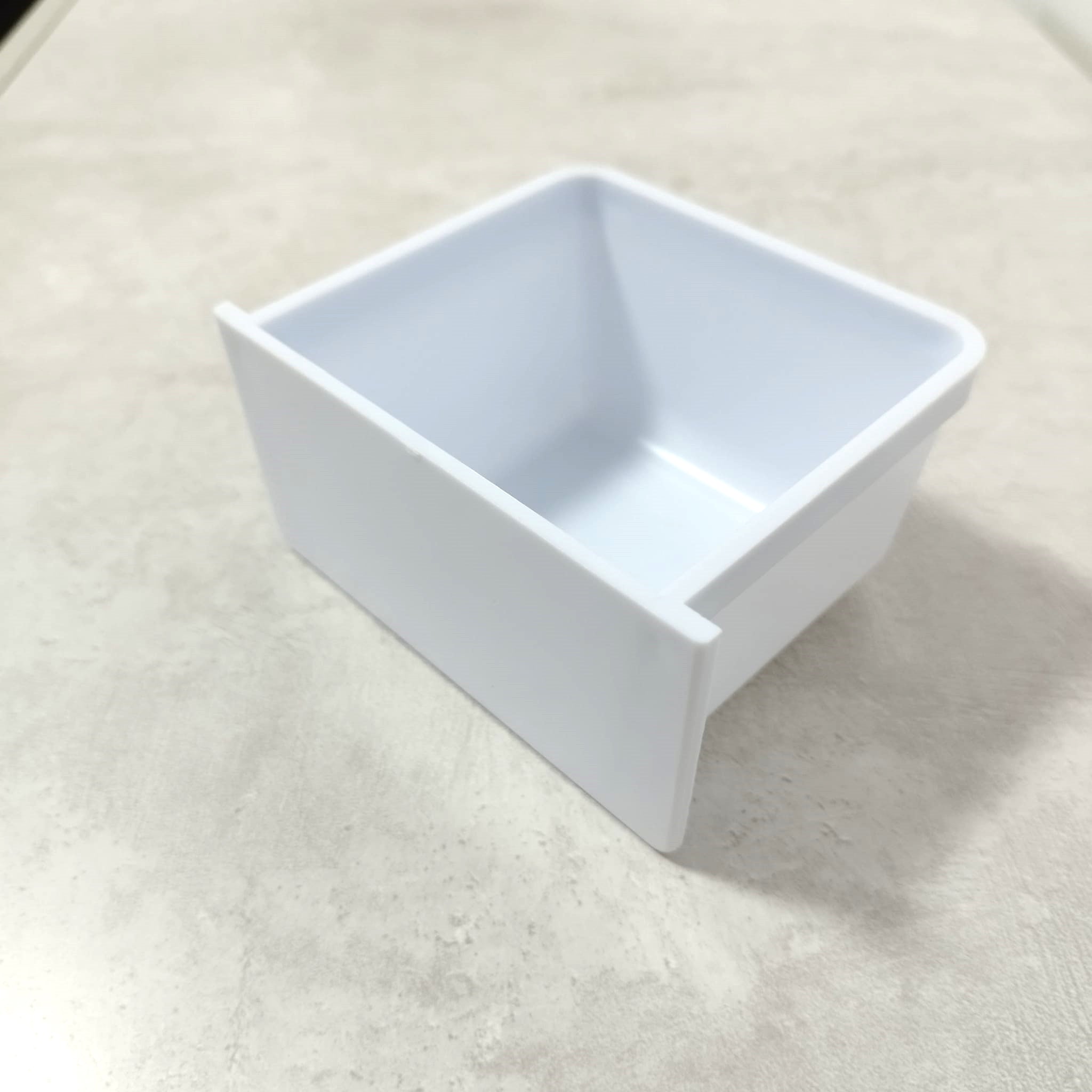 Premium White Feeder Bowl for Dogs & Cats - Durable Pet Food Dish with Non-Slip Base - Perfect for Mealtime, Training, and Travel Use