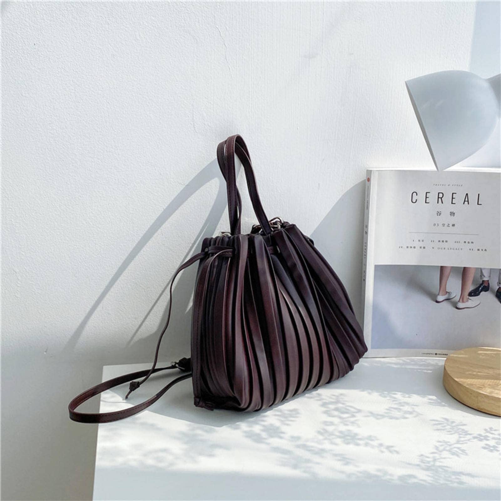 Trendy Korean Style Striped Shoulder Messenger Bag for Women - Portable & Fashionable Crossbody Purse - Perfect for Work, Travel & Daily Outfits