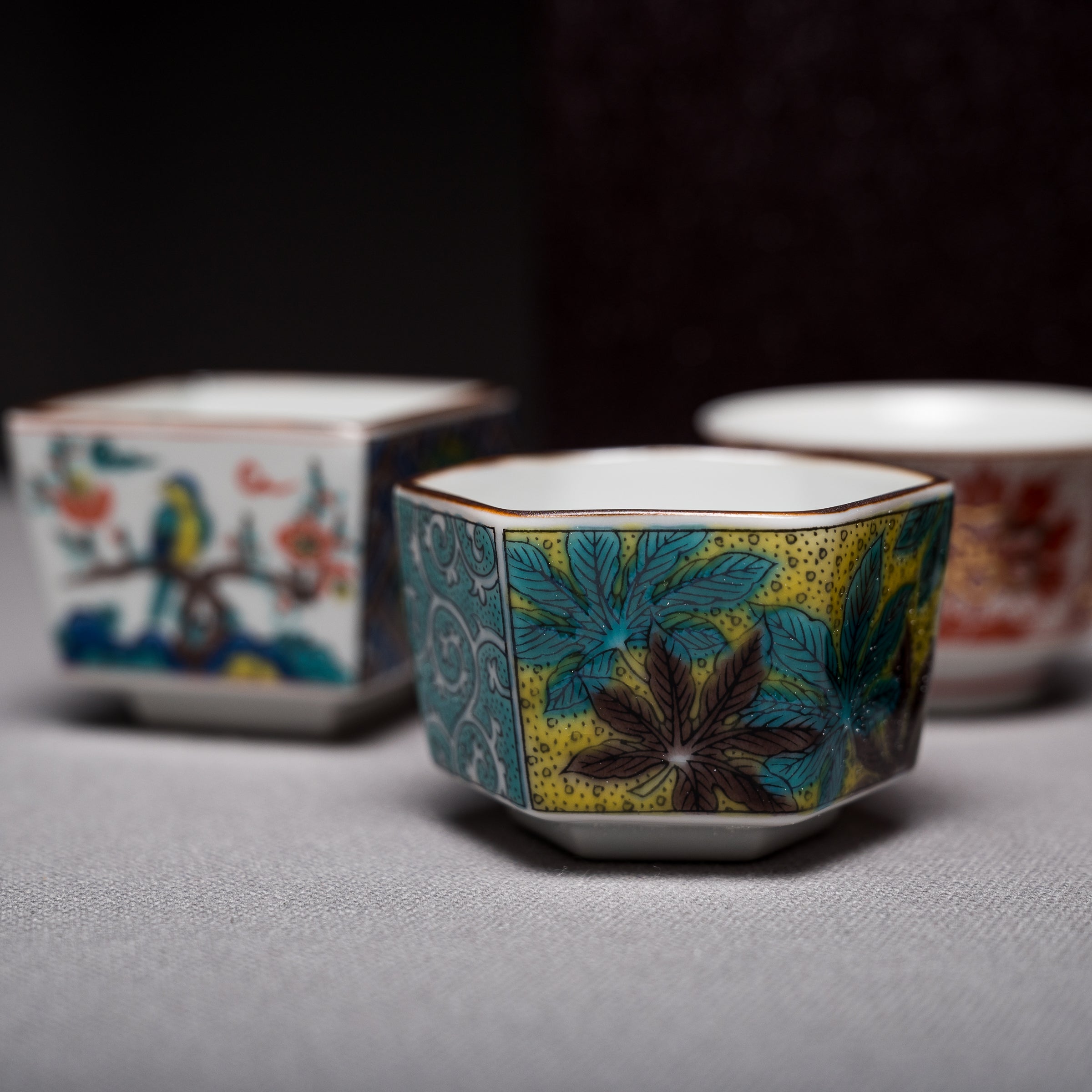 Kutani Antique Style 6-Piece Sake Cup Set - Japanese Porcelain Drinking Cups for Sake, Tea & Cocktails - Elegant Gift Set for Home Bar, Dinner Parties & Asian Culture Enthusiasts