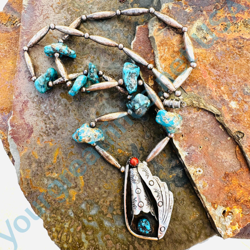Vintage 1970s Navajo Bench Bead & Turquoise Necklace - Handmade Native American Jewelry for Women - Perfect for Boho Fashion, Western Style & Special Occasions
