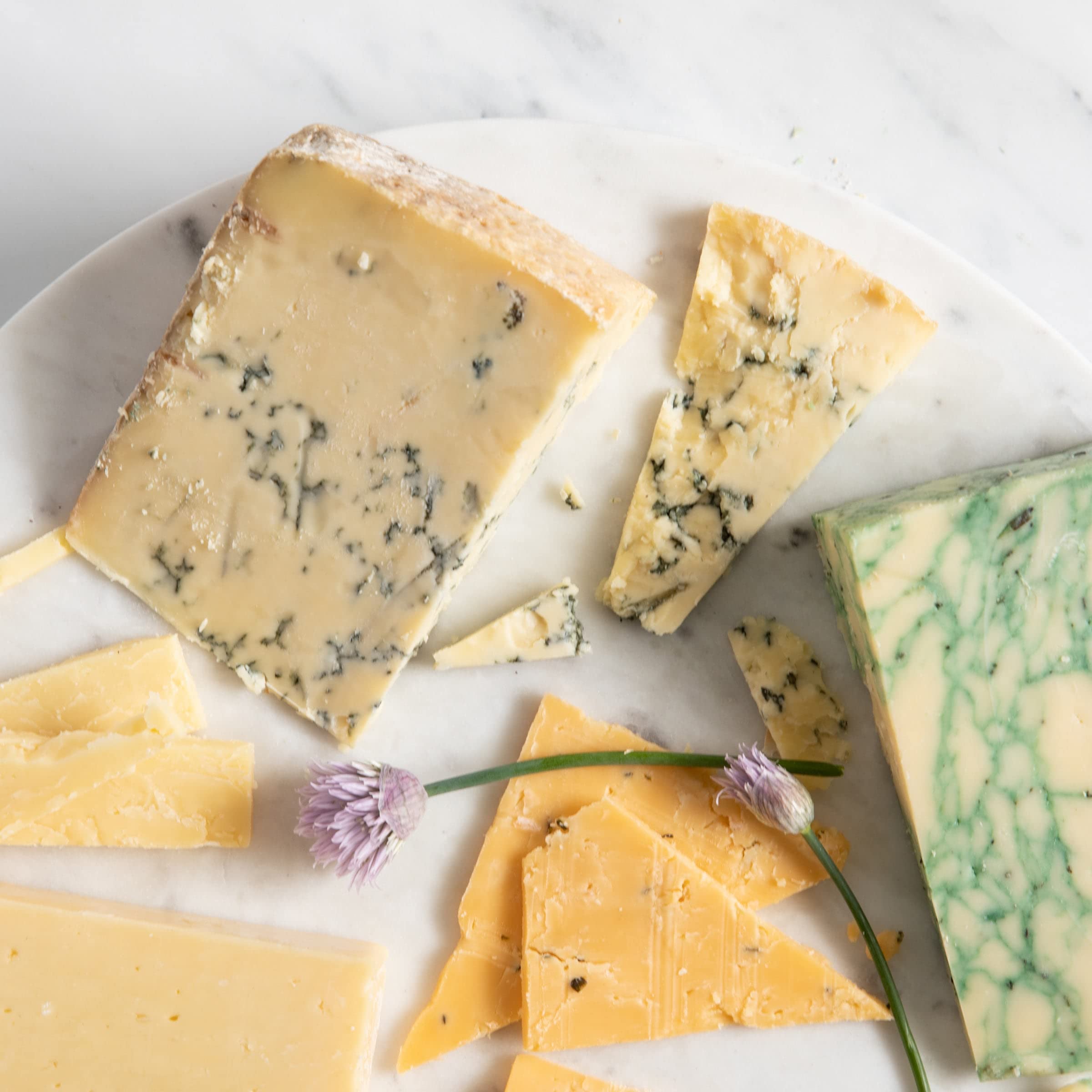 Premium British Cheese Gift Box - 4 Artisan English Cheeses: Aged Cheddar, Stilton Blue, Derby & Cotswold | Gourmet Cheese Platter for Wine Pairing, Charcuterie Boards & Holiday Gifting