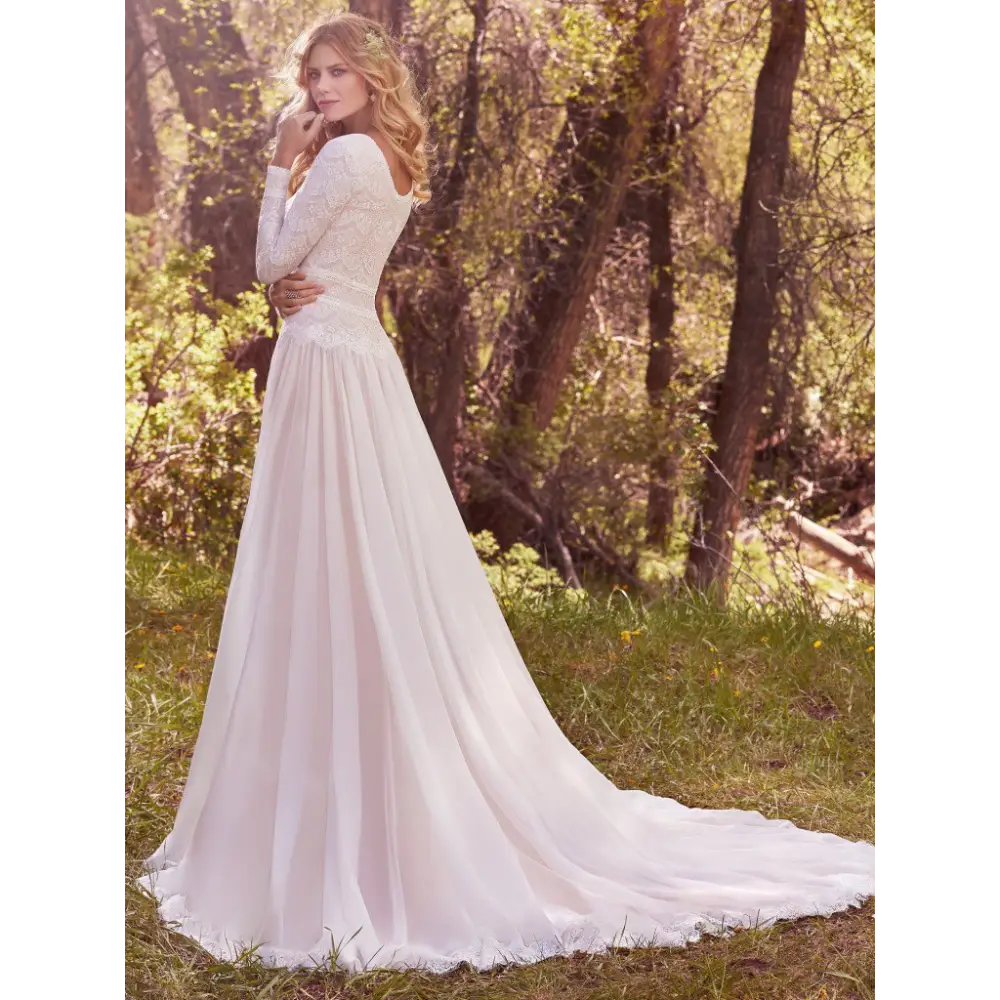 Maggie Sottero Deirdre Marie Wedding Dress Sample Sale - Elegant Lace Bridal Gown for Church Ceremony & Beach Weddings