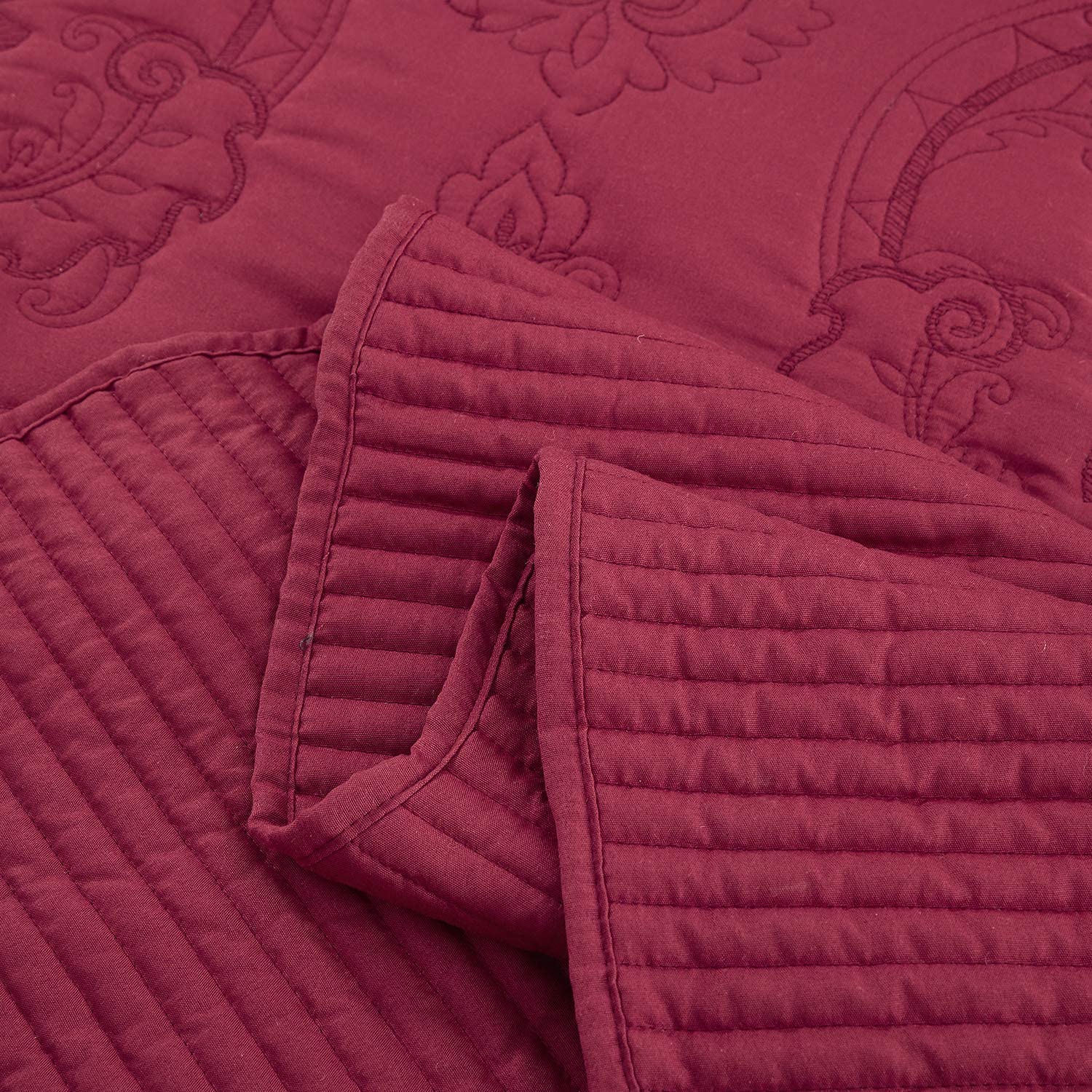 CHIXIN Full Size Lightweight Reversible Bedspread Coverlet Quilt Set - 4 Piece Bedding with Beautiful Stitching & Gorgeous Damask Paisley Pattern (Wine Red) - Perfect for Master Bedroom, Guest Room & Dorm Decor