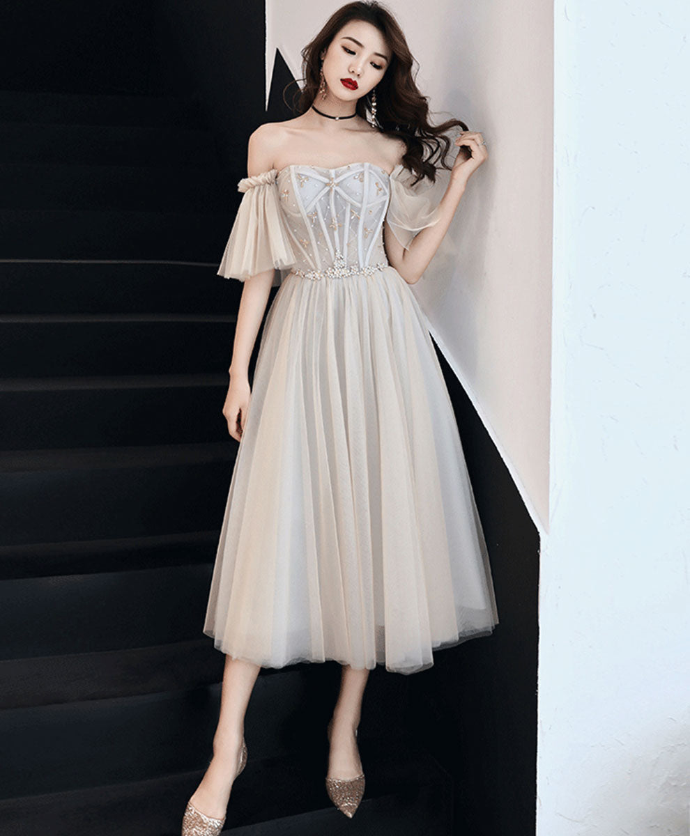 Elegant Champagne Tulle Beaded Short Prom Dress for Formal Events - Perfect for Homecoming, Prom Night, and Evening Parties