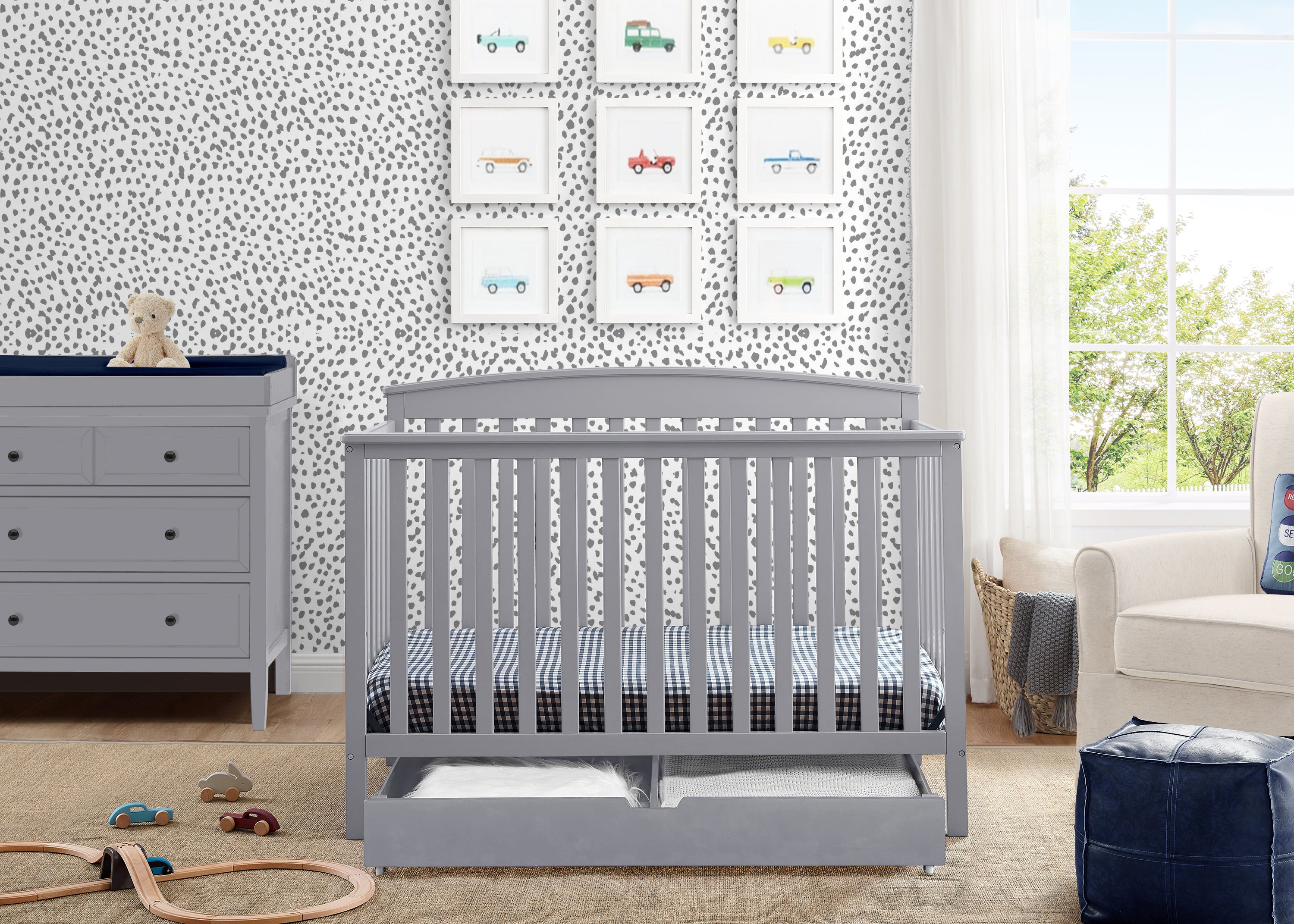Hanover 6-in-1 Convertible Baby Crib to Toddler Bed - Adjustable Height, Greenguard Gold Certified - Perfect for Nursery, Daycare & Small Spaces