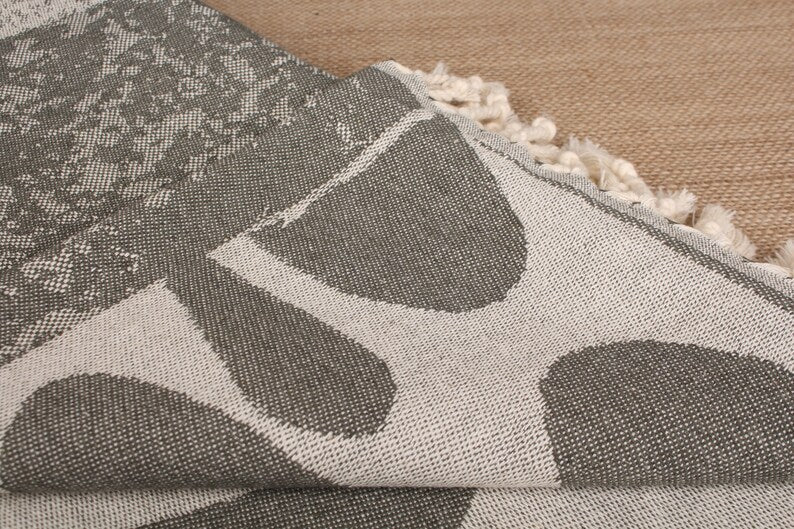 Premium Green Turtle Turkish Beach Towel - Soft, Quick-Dry & Oversized for Pool, Beach & Travel - Eco-Friendly & Stylish Summer Essential
