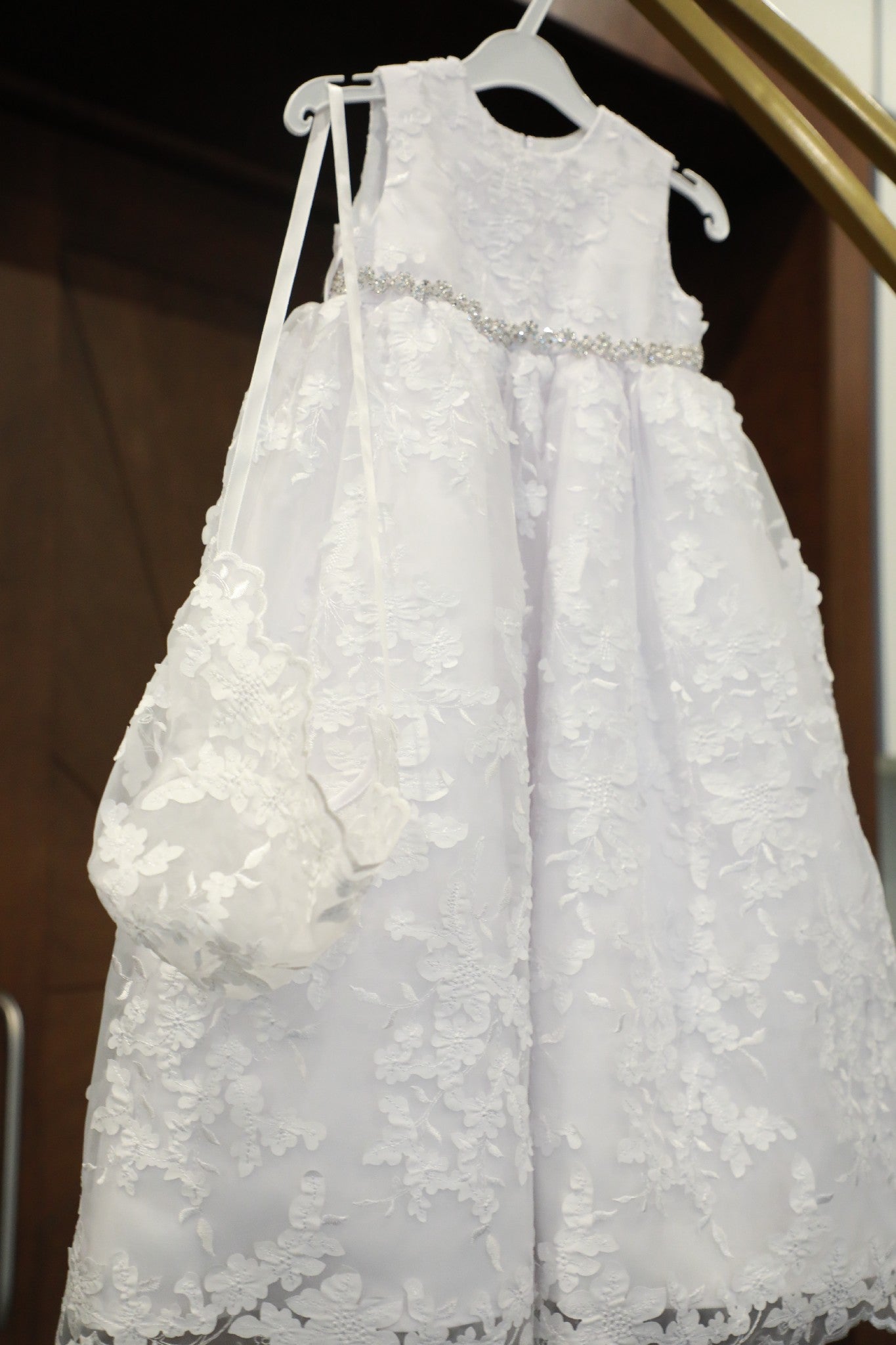 Baby Girls White Christening Baptism Dress - Elegant Lace Formal Gown for Infants & Toddlers - Perfect for Baptism, First Communion & Special Occasions