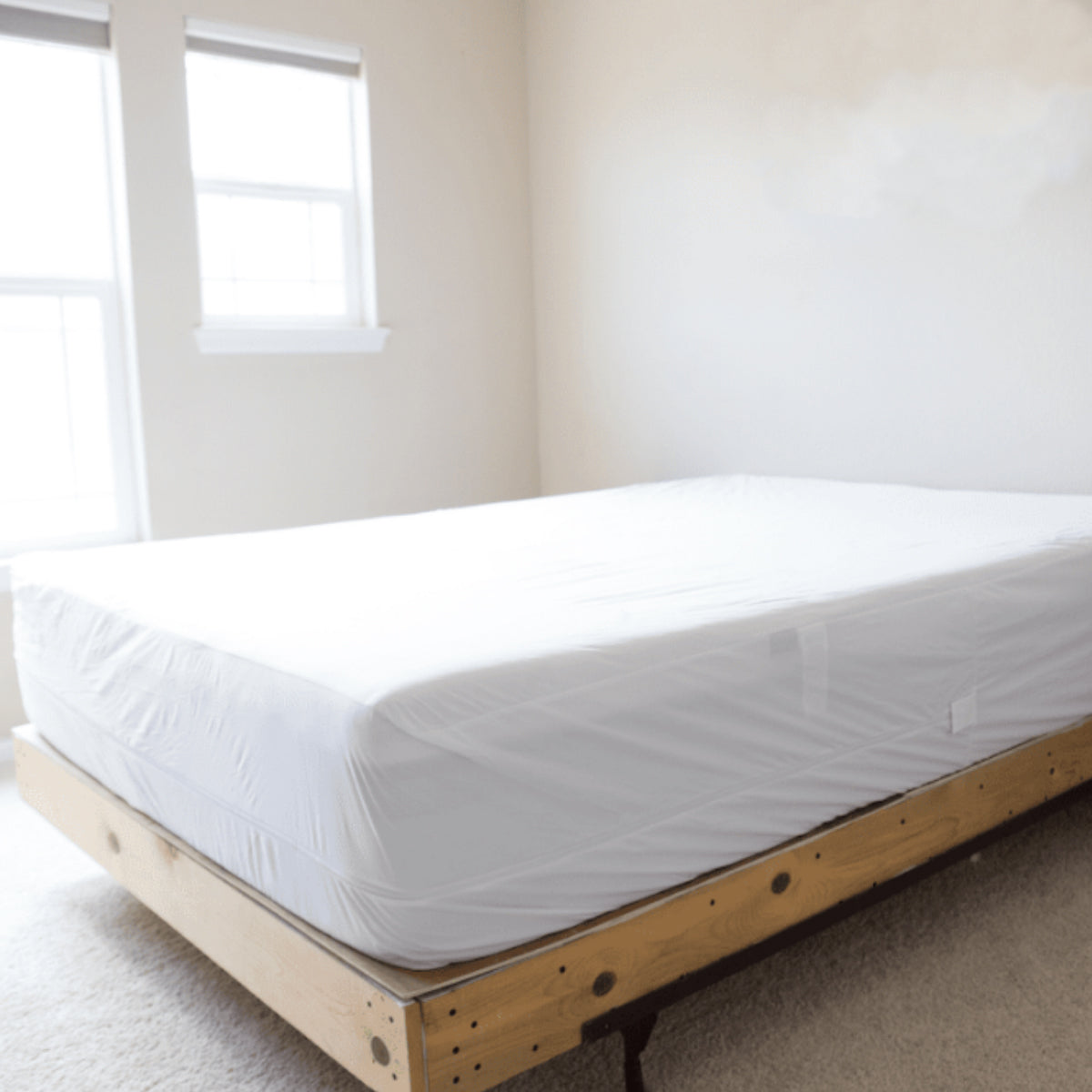 Pillowtex Deluxe Waterproof Mattress Protector - Queen Size, Hypoallergenic Bed Cover for Allergy Relief & Dust Mite Protection - Perfect for Bedrooms, Guest Rooms & Dorm Use