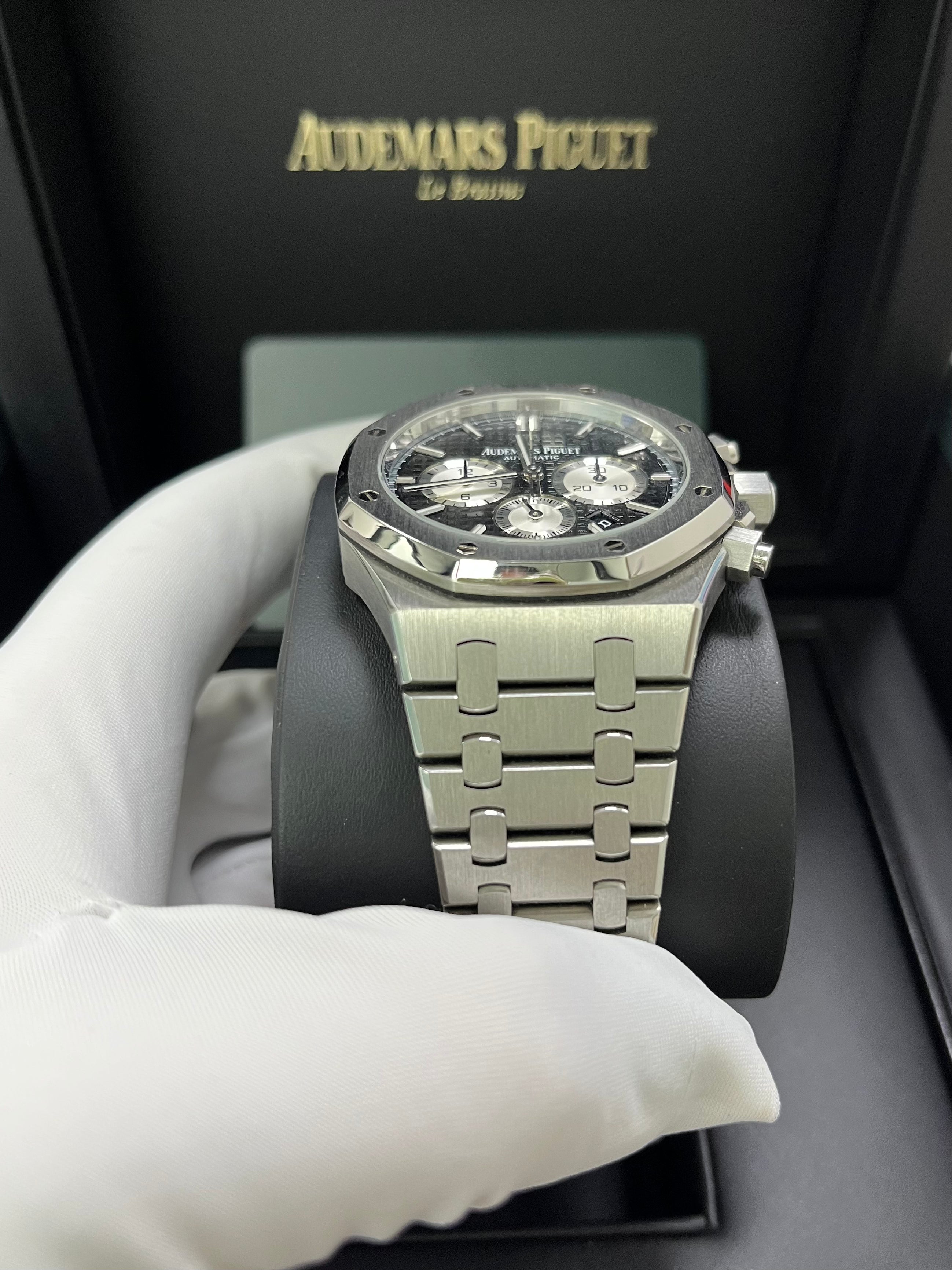 Audemars Piguet Royal Oak Selfwinding Chronograph Stainless Steel Watch - Black Dial with White Sub Dials (Ref#26331ST.OO.1220ST.02) | Luxury Sports Watch for Men, Perfect for Business Meetings & Formal Events
