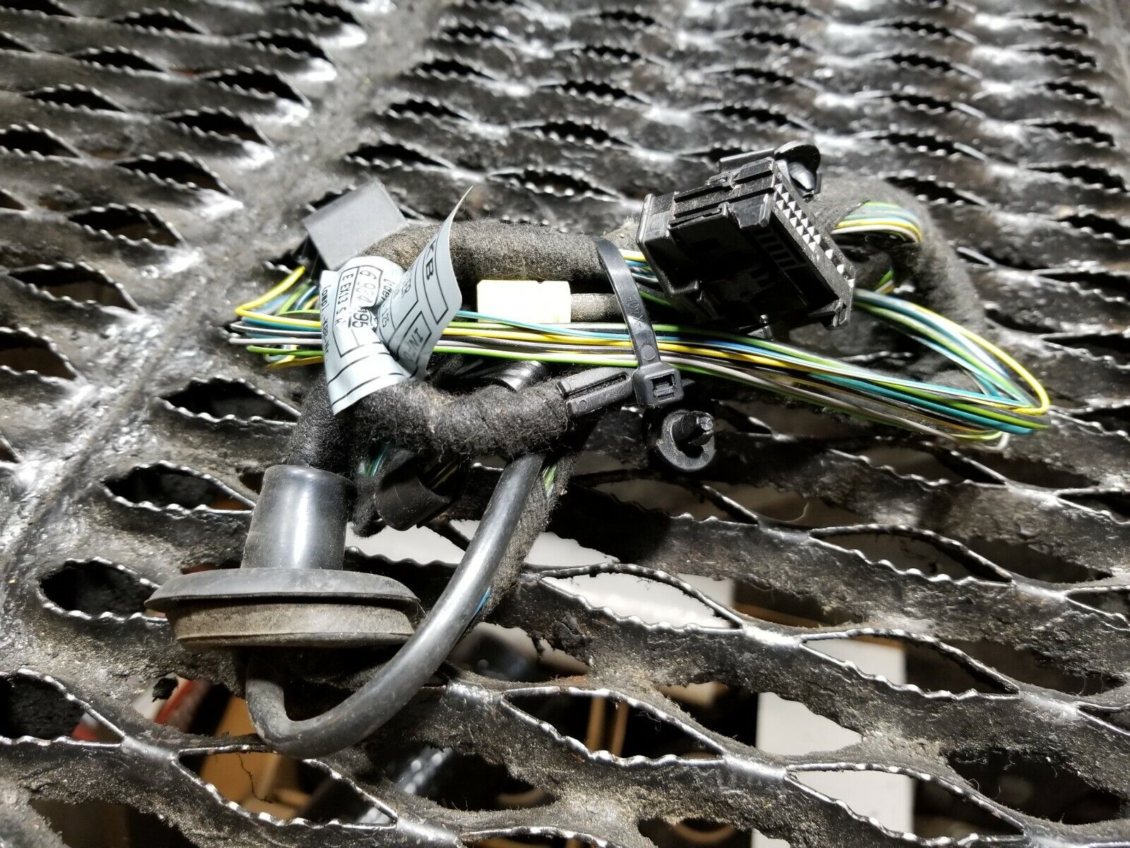 02 03 04 05 BMW 745i Right Rear Passenger Door Wiring Harness OEM - Perfect for Electrical Repairs & DIY Car Maintenance