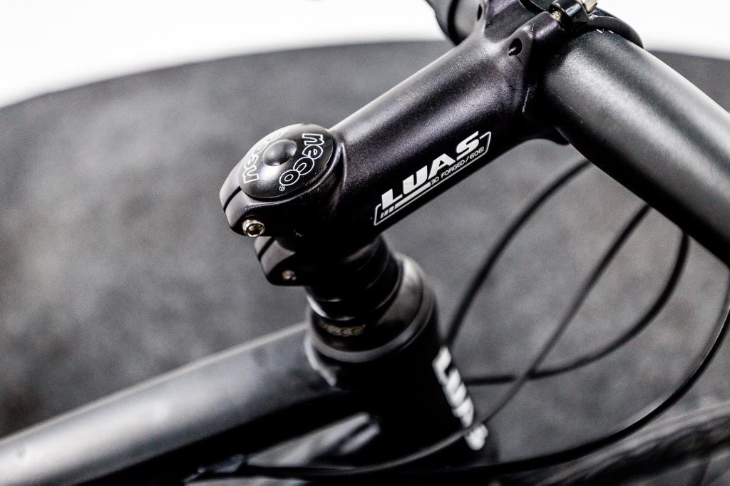 Luas R360 Hybrid Bike - Lightweight Aluminum Frame, 21-Speed Gears for Men & Women - Perfect for Commuting, Fitness & Urban Riding