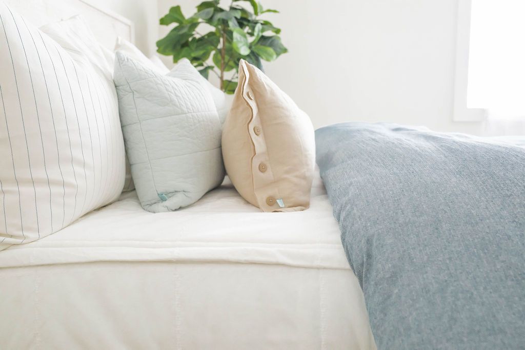 Premium Quinn Duvet Cover Set - Soft & Breathable Bedding for All Seasons - Perfect for Master Bedroom, Guest Room & Dorm Decor
