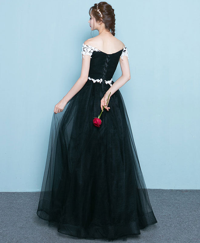 Elegant Black Long Prom Dress with Lace Details - Formal Evening Gown for Homecoming, Wedding, and Special Occasions