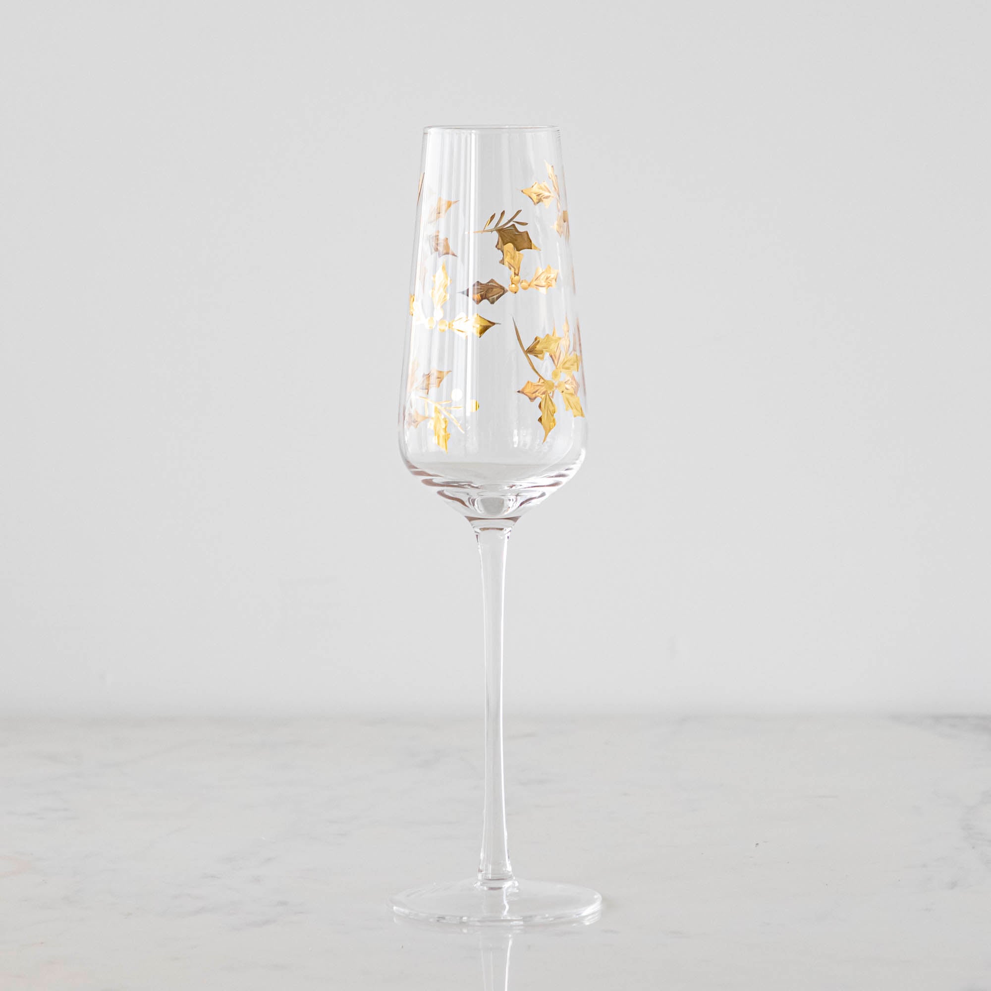 Elegant Gold Holly Etched Glassware Set - Premium Holiday Drinkware for Christmas Parties, Home Decor & Gift Giving