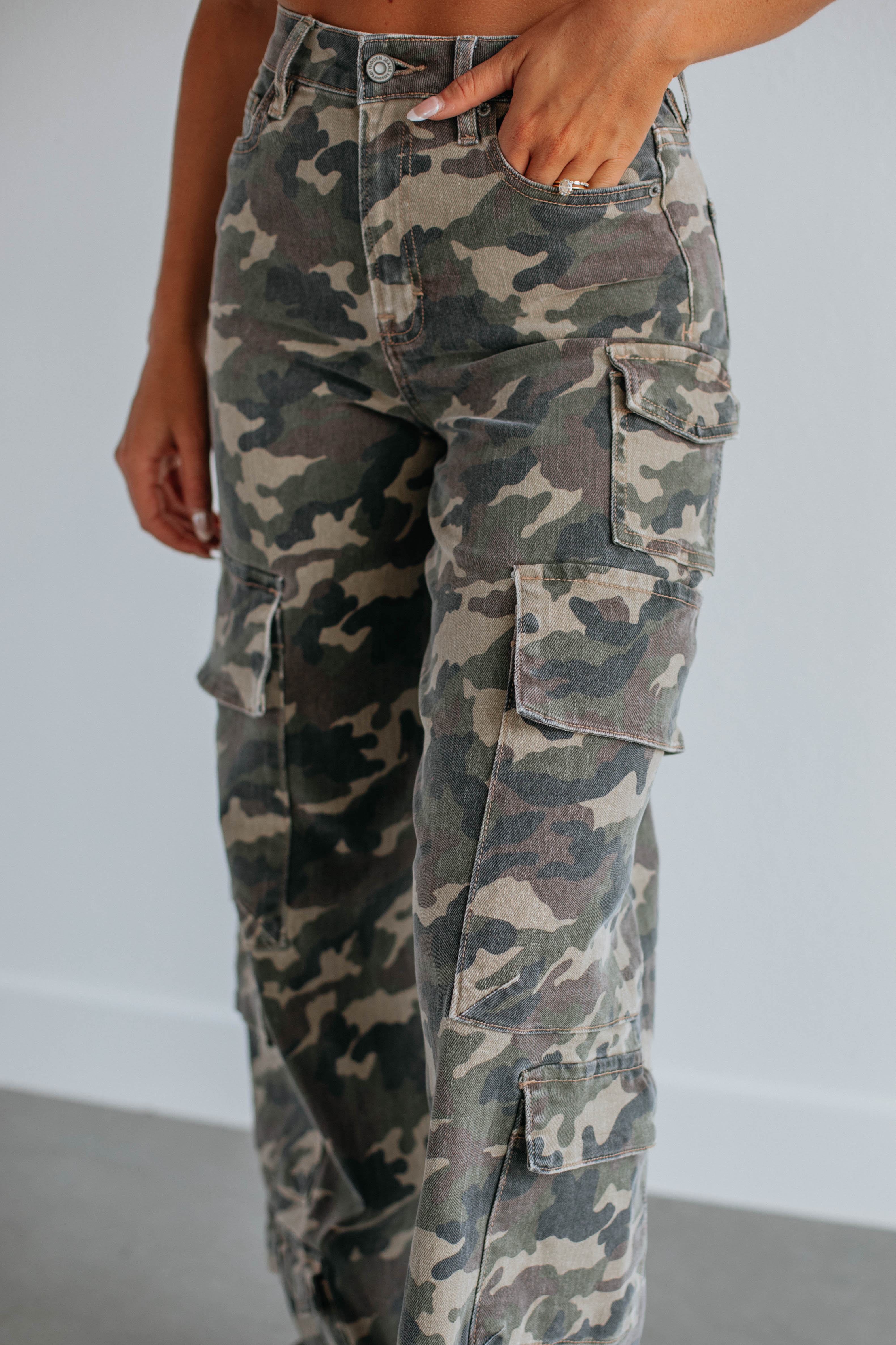 Nori Hidden Cargo Jeans for Men - Camouflage Tactical Pants with Multiple Pockets - Perfect for Outdoor Adventures, Hiking, and Urban Streetwear