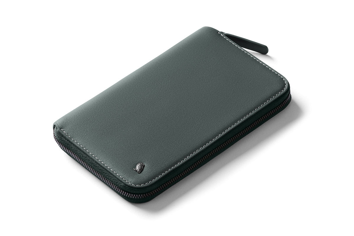 Bellroy Travel Folio Second Edition - Premium Leather Passport Holder & Travel Wallet for Men & Women - Perfect for Airports, Business Trips & International Travel