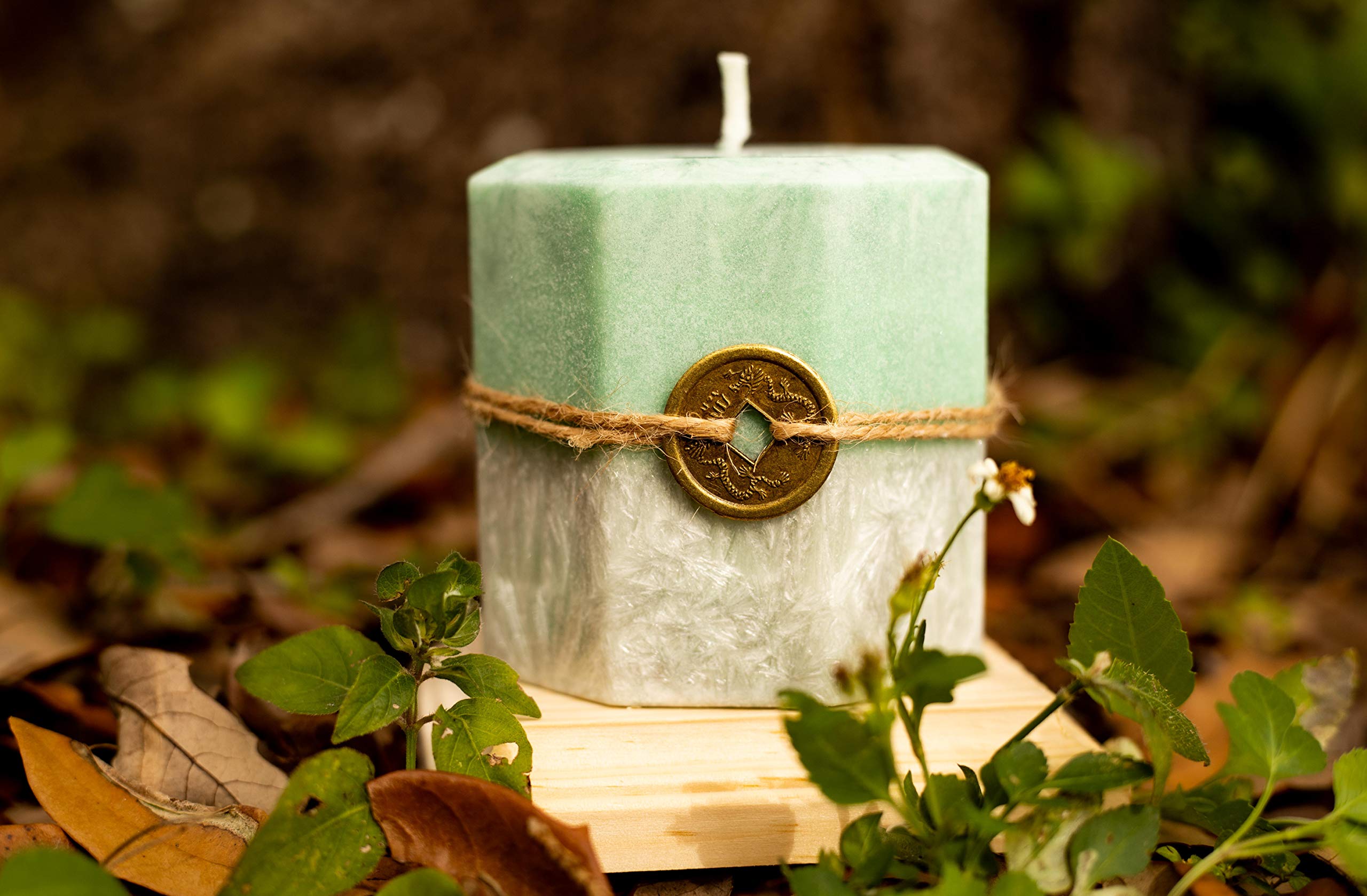 Hand-Poured Palm Wax Candles with Hidden Crystals - Perfect for Gifts & Relaxation