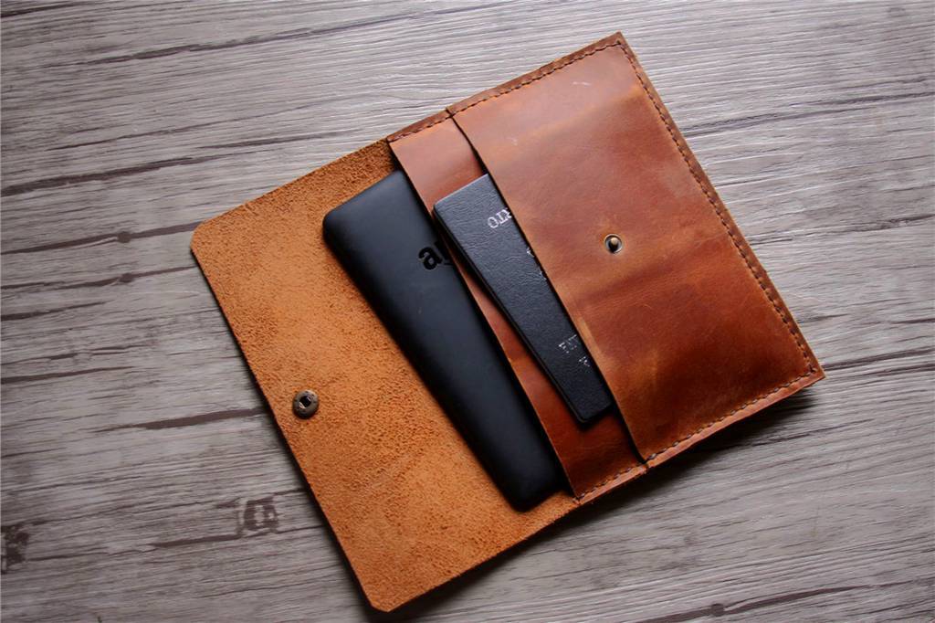 Personalized Leather Kindle Cover Sleeve - Custom Name Engraved Protective Case for Kindle Paperwhite/Oasis - Perfect for Reading, Travel & Gifts